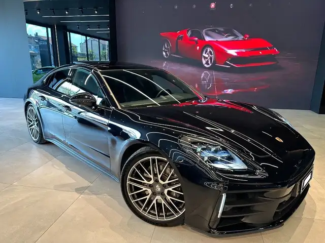 Porsche Panamera view 3