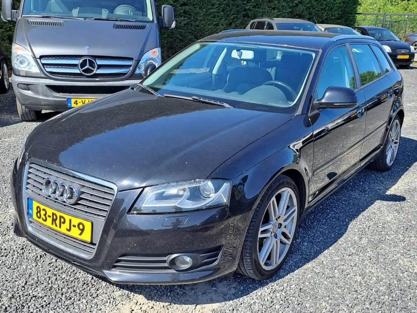 Audi A3 Sportback 1.4 TFSI Attraction bj 2010 LED Navi Zwart - 2