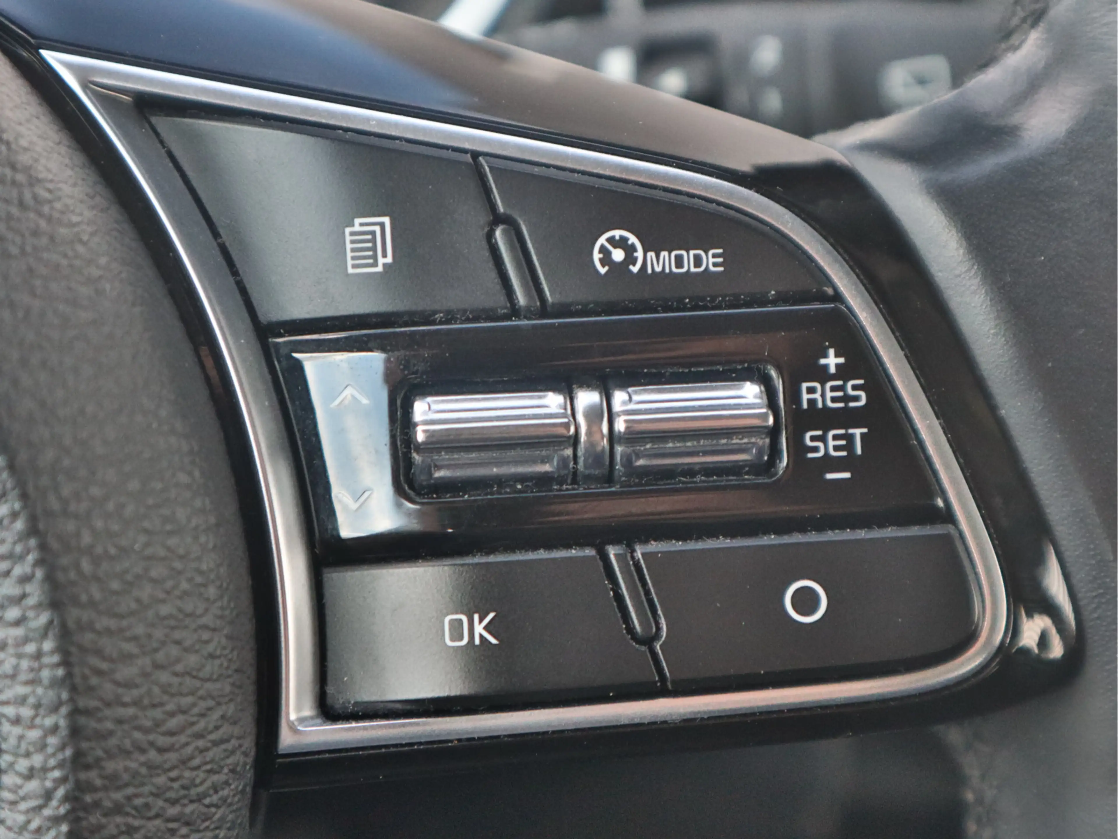 Kia XCeed 1.6 GDi PHEV DynamicLine | All-Seasons | Navi | Ca — photo 13