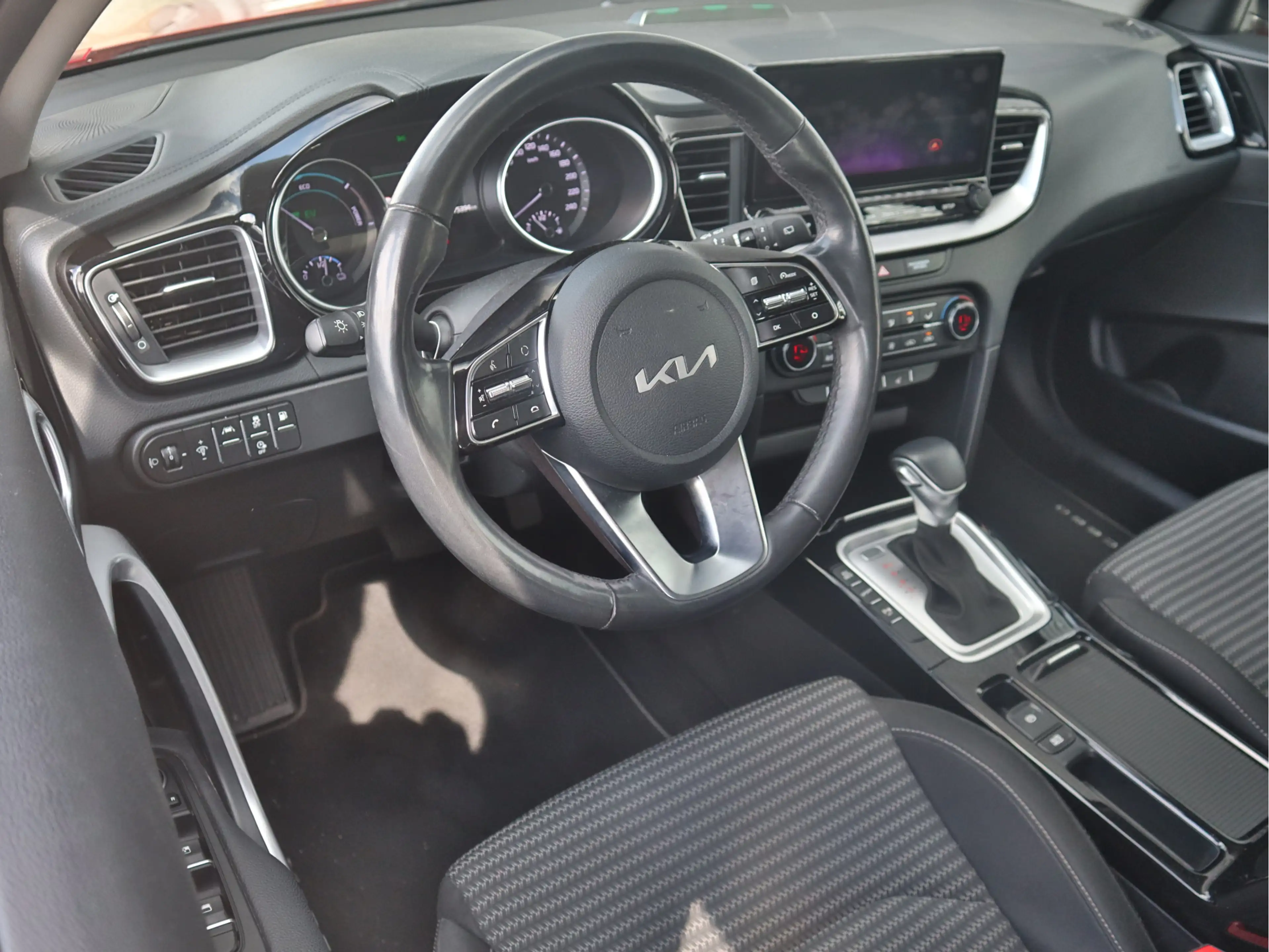 Kia XCeed 1.6 GDi PHEV DynamicLine | All-Seasons | Navi | Ca — photo 20