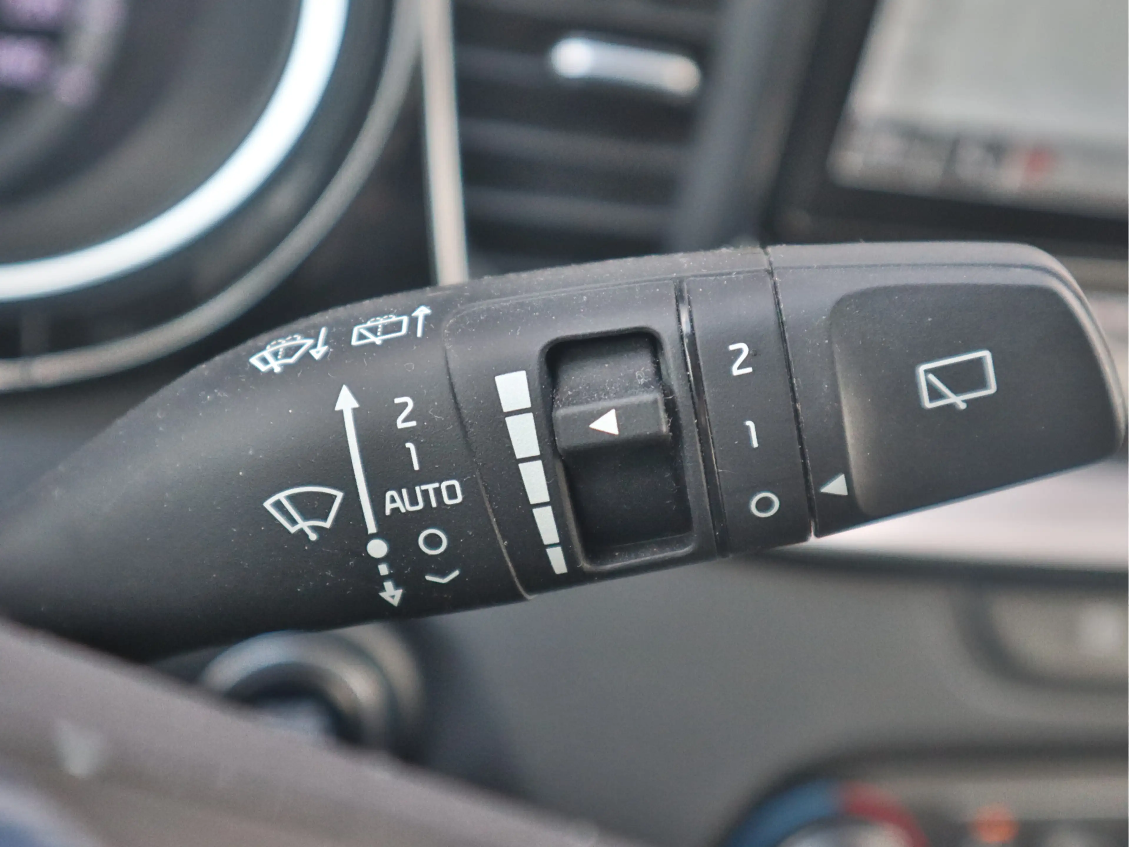 Kia XCeed 1.6 GDi PHEV DynamicLine | All-Seasons | Navi | Ca — photo 14