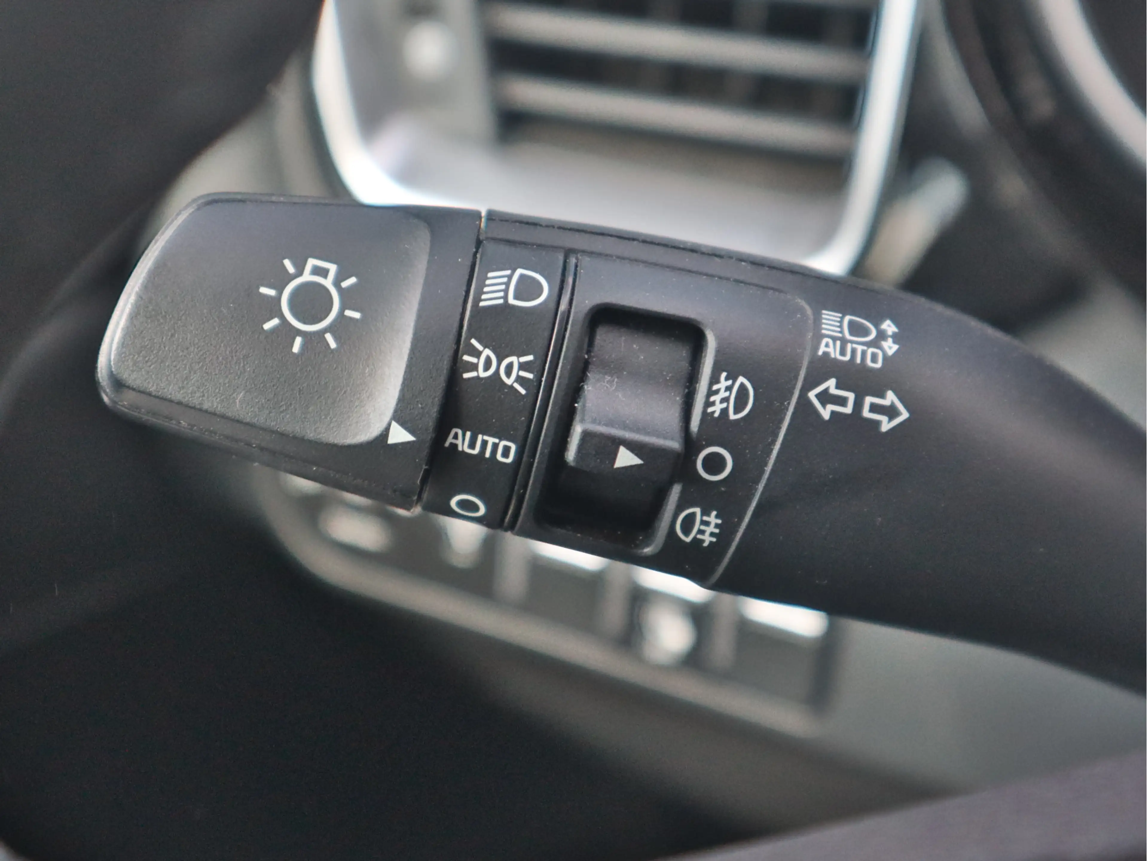 Kia XCeed 1.6 GDi PHEV DynamicLine | All-Seasons | Navi | Ca — photo 10