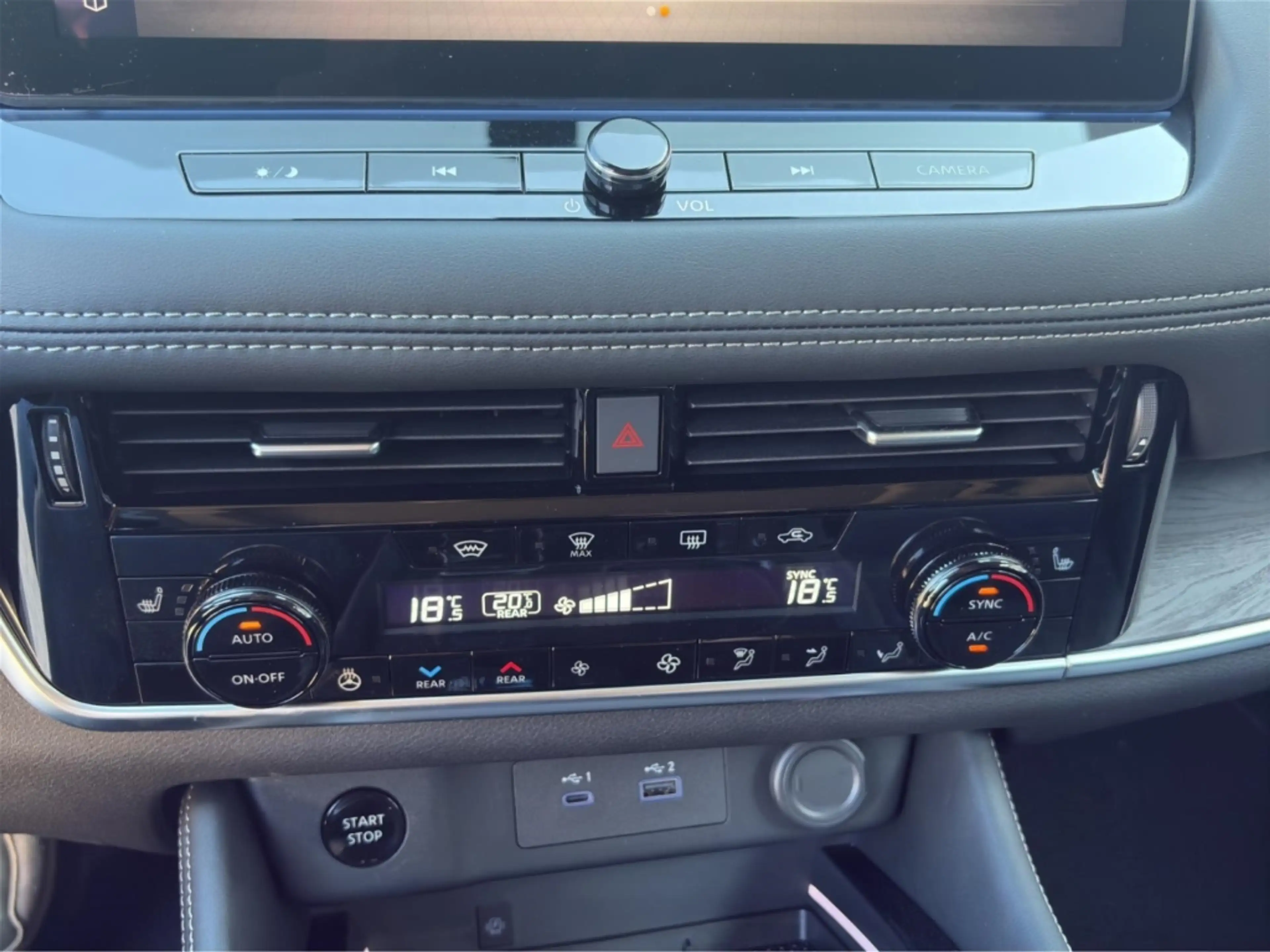 Nissan X-Trail e-Power e-4orce Tekna+ HUD*Pano*Bose* — photo 15