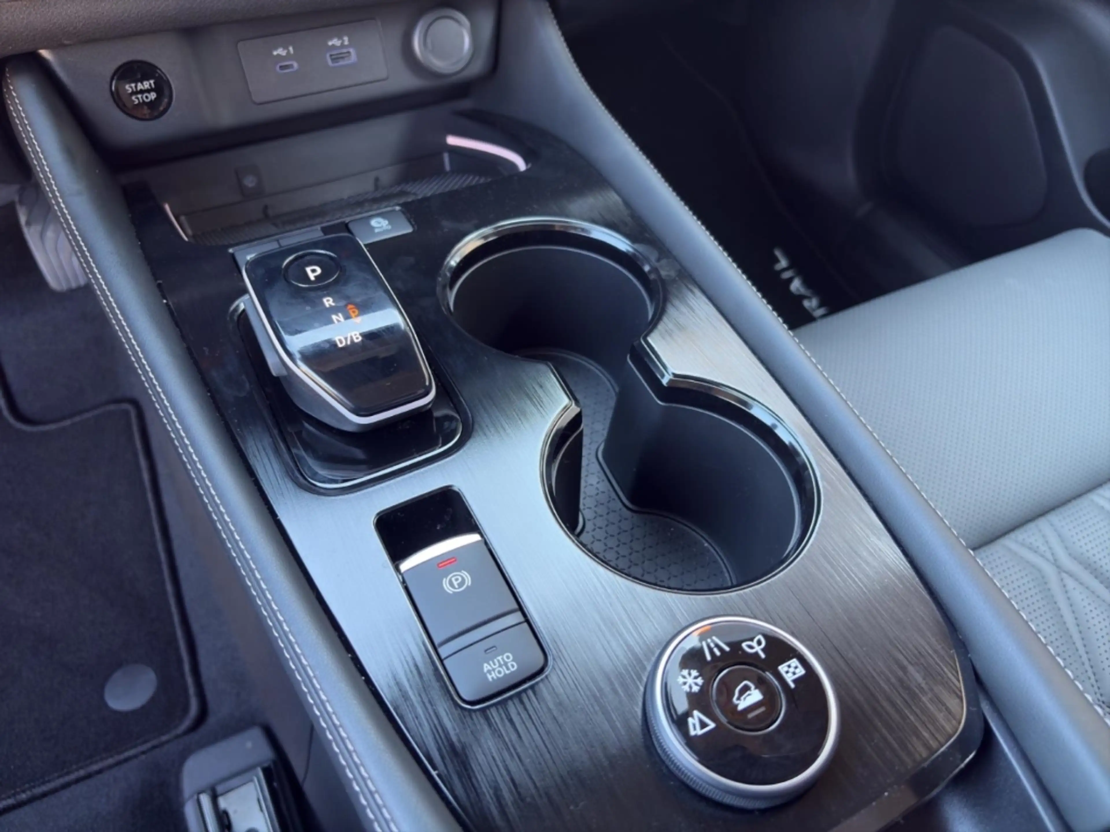 Nissan X-Trail e-Power e-4orce Tekna+ HUD*Pano*Bose* — photo 11