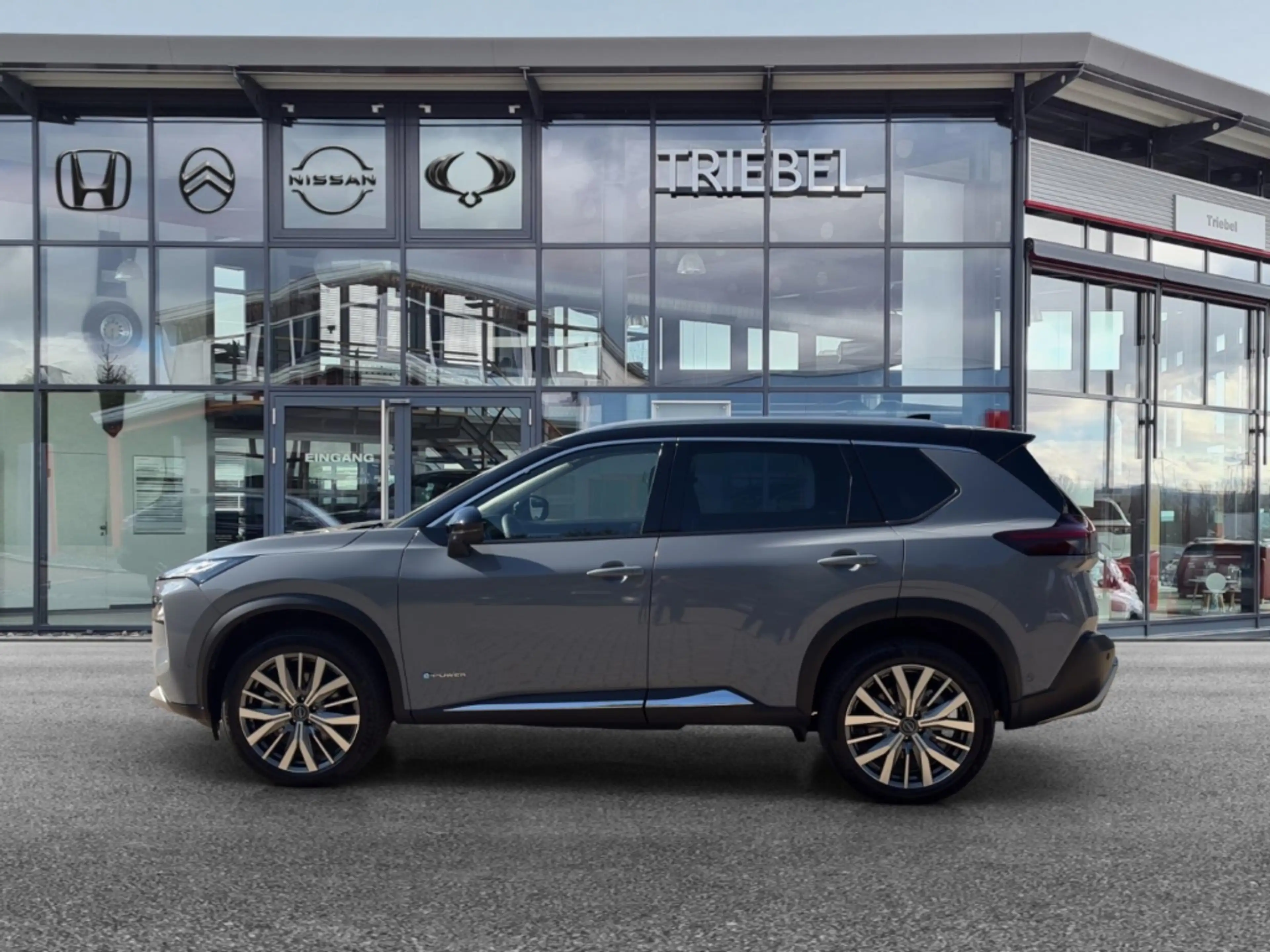 Nissan X-Trail e-Power e-4orce Tekna+ HUD*Pano*Bose* — photo 3