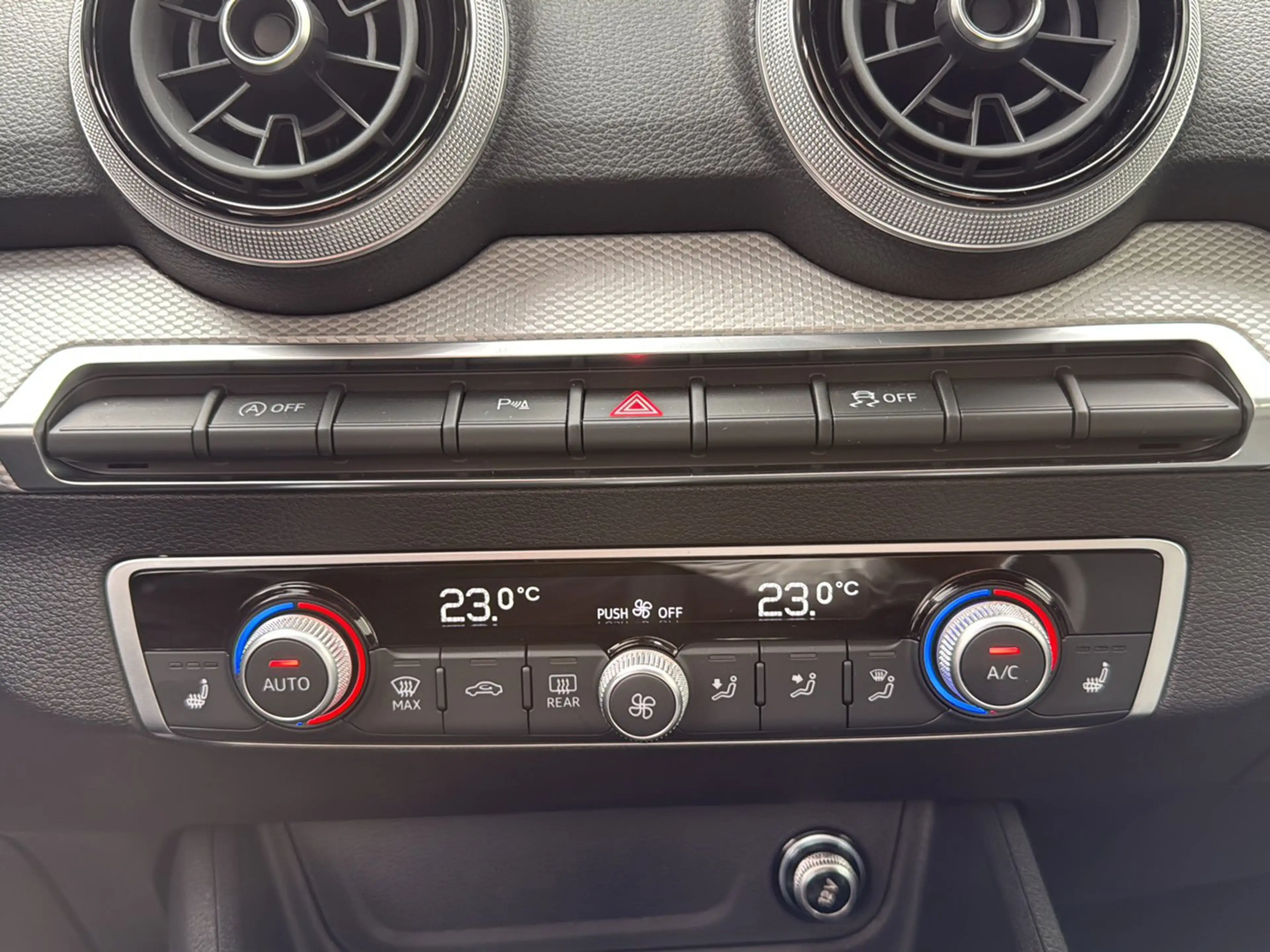 Audi Q2 35 TFSI advanced — photo 15
