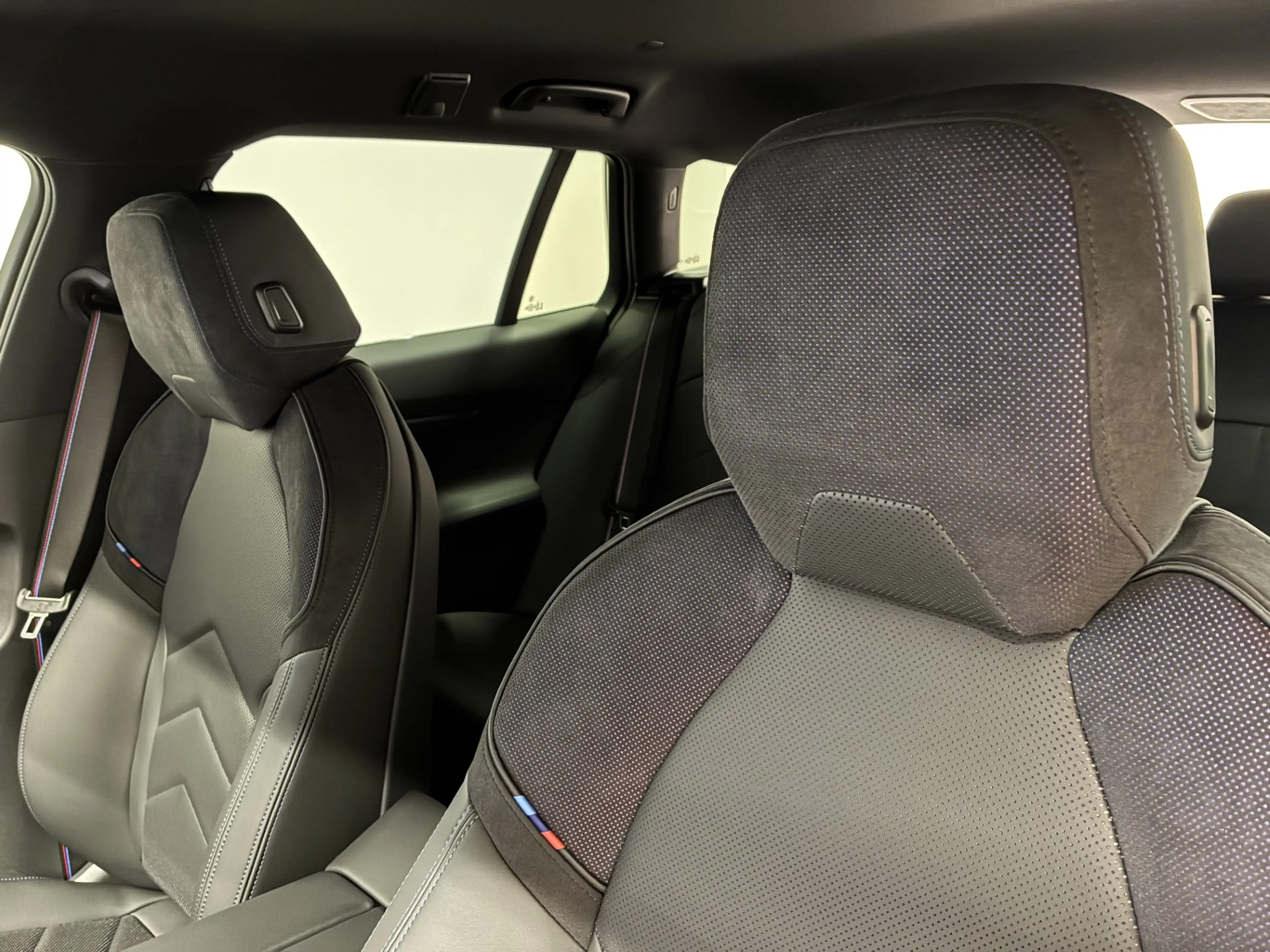 BMW i5 xDrive40 — photo 9