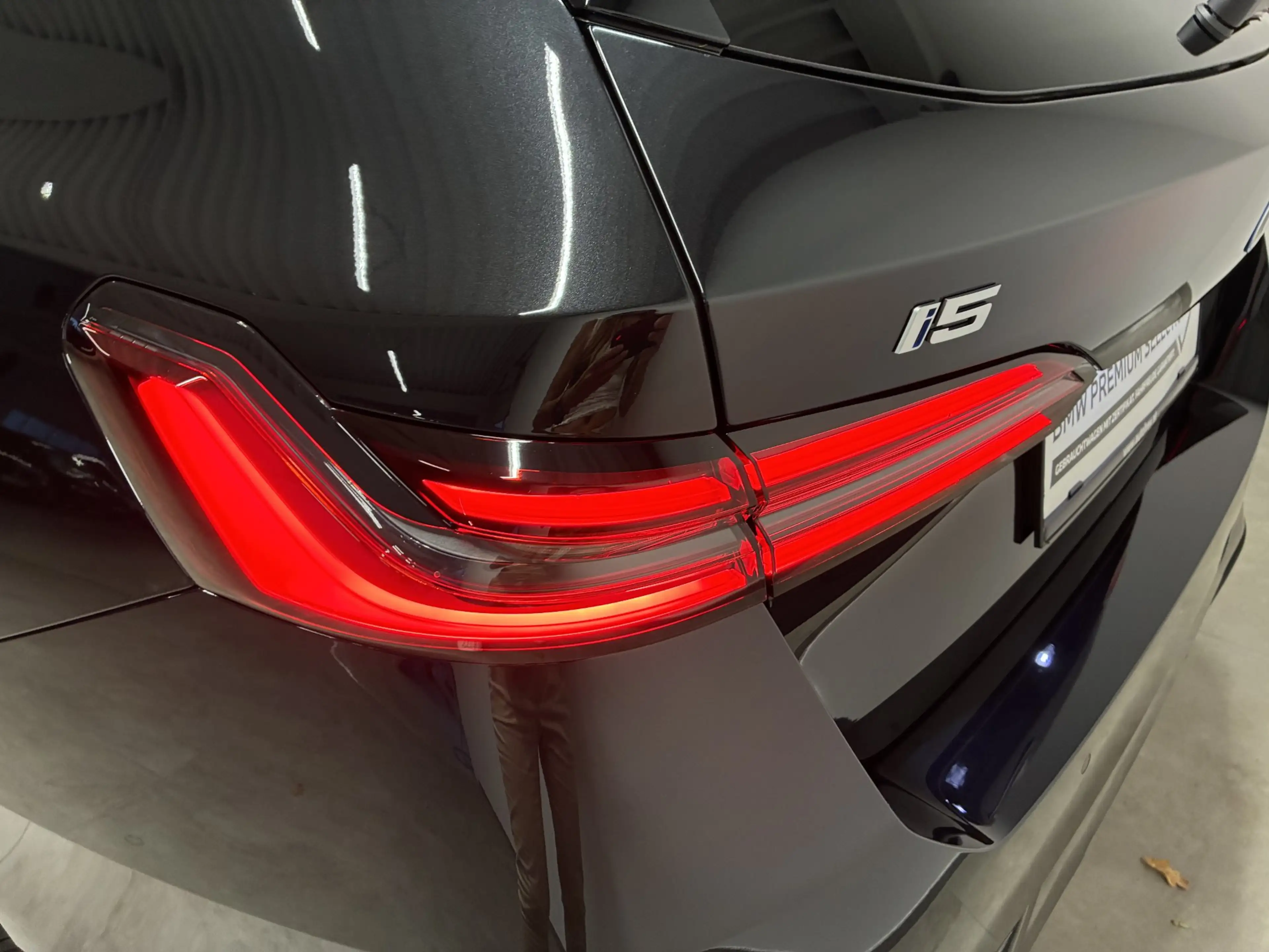 BMW i5 xDrive40 — photo 6