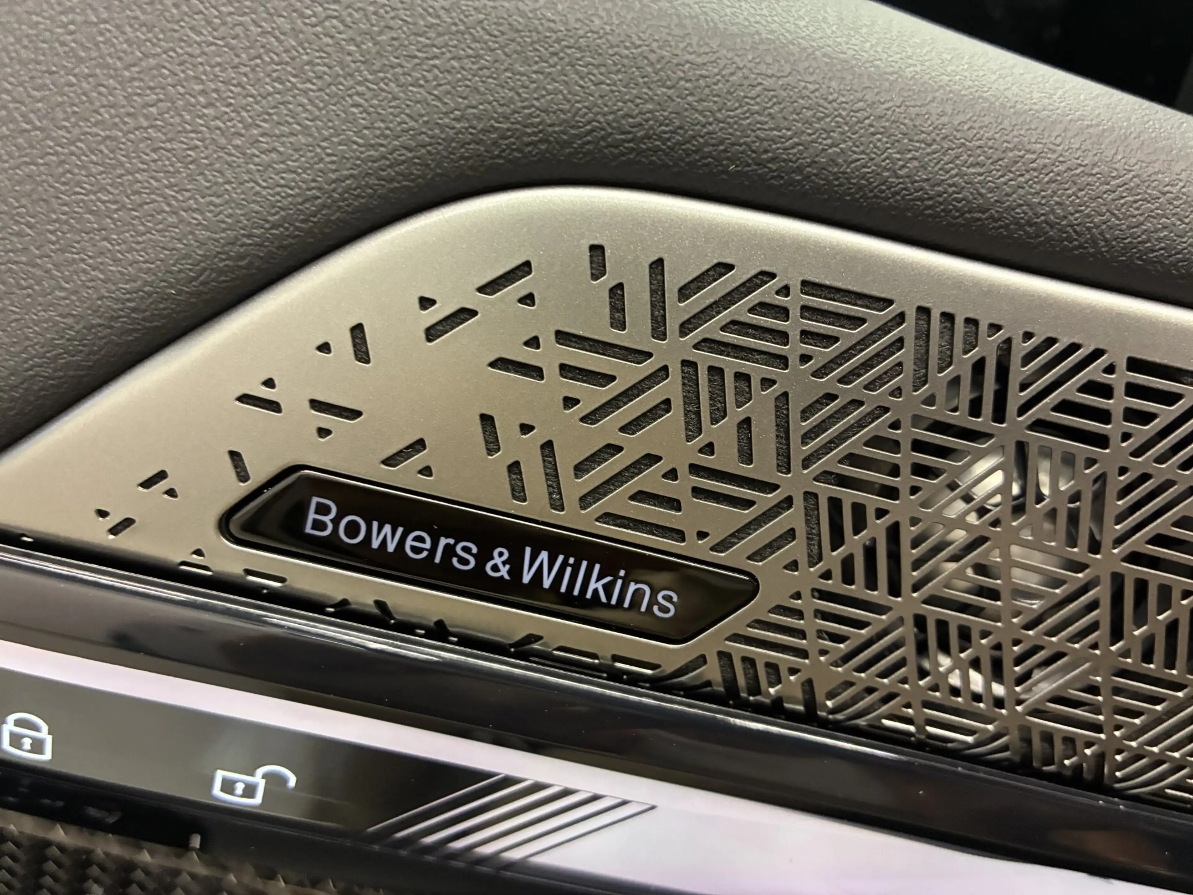 BMW i5 xDrive40 — photo 15