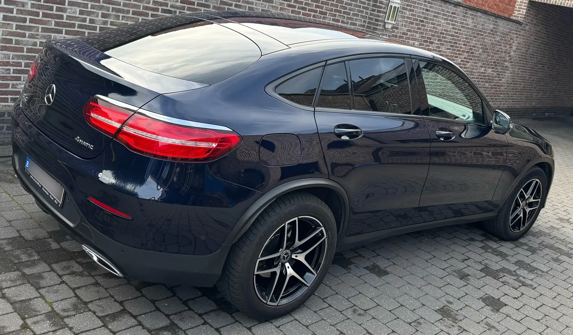 Mercedes-Benz GLC 250 GLC 250 d Coupe 4Matic 9G-TRONIC AMG Line Blauw - 2