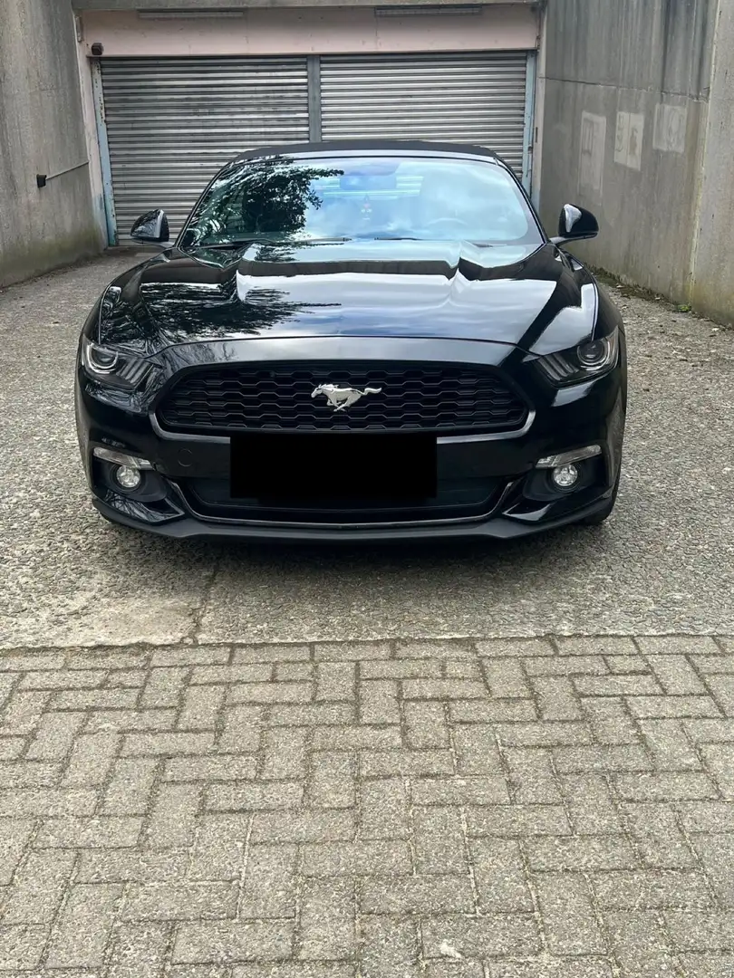 Ford Mustang Cabrio 2.3 Eco Boost Noir - 1