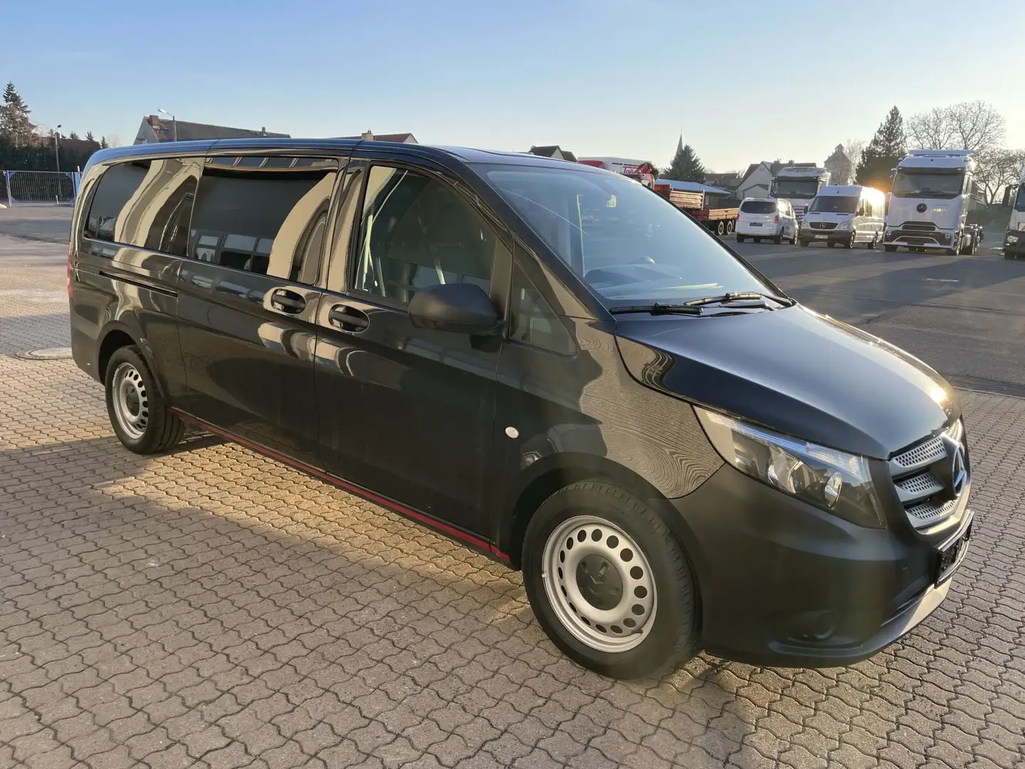 Mercedes-Benz Vito Vito 114 CDI Tourer PRO E NAVI +KLIMA+ 9 SITZE Noir - 2