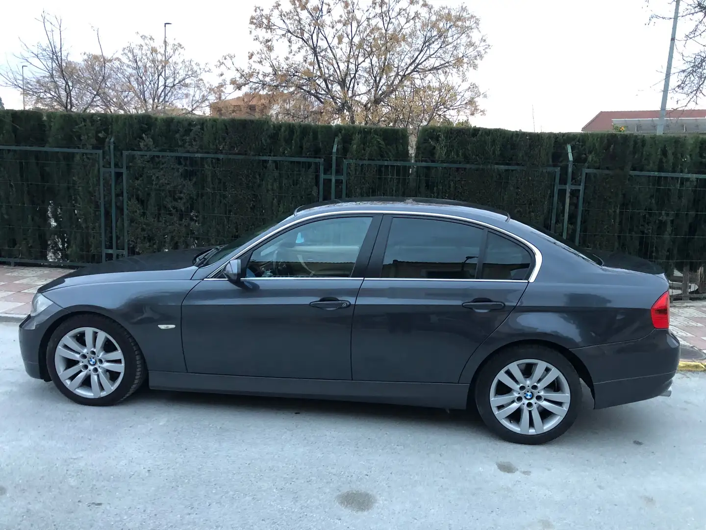 BMW 330 330d Aut. - 1