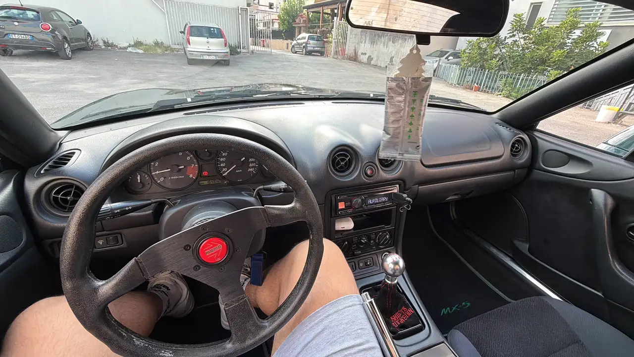Mazda MX-5 1.6i 16v, foto 2