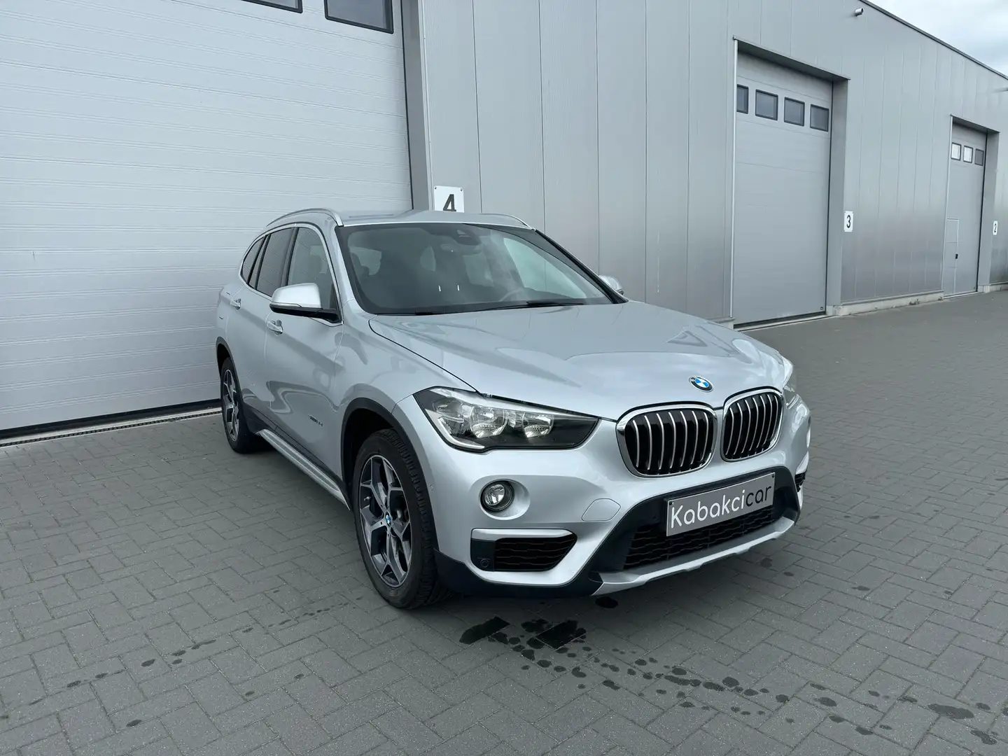 BMW X1 2.0 d sDrive18 / GPS, CLIM / GARANTIE 12 MOIS Argent - 1