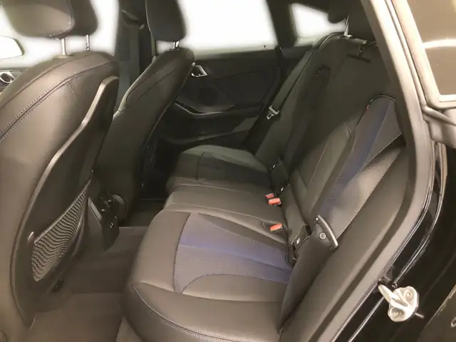 BMW 2 Series view 6