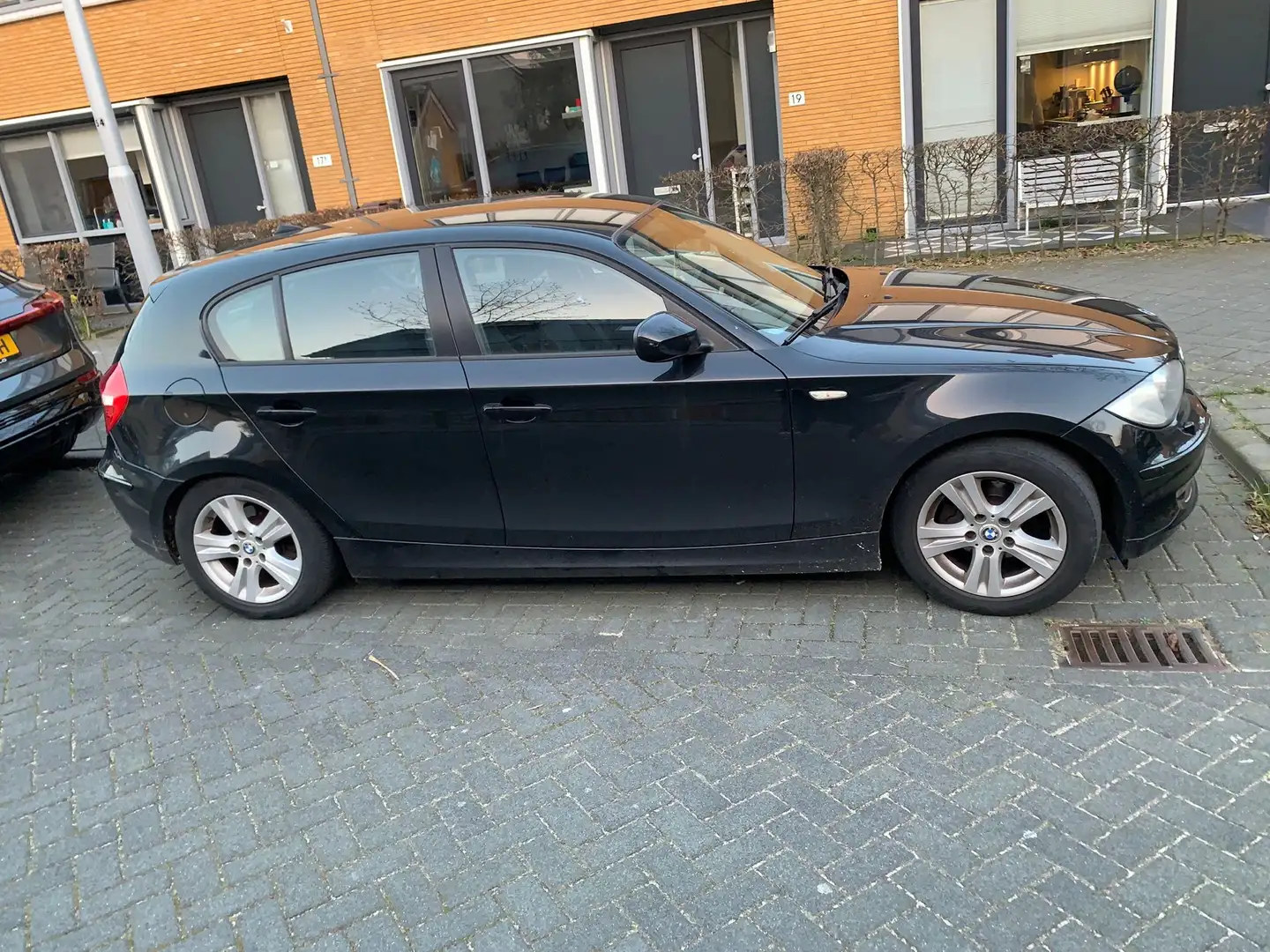 BMW 116 116i EffDyn.BnsL.Edition Zwart - 2