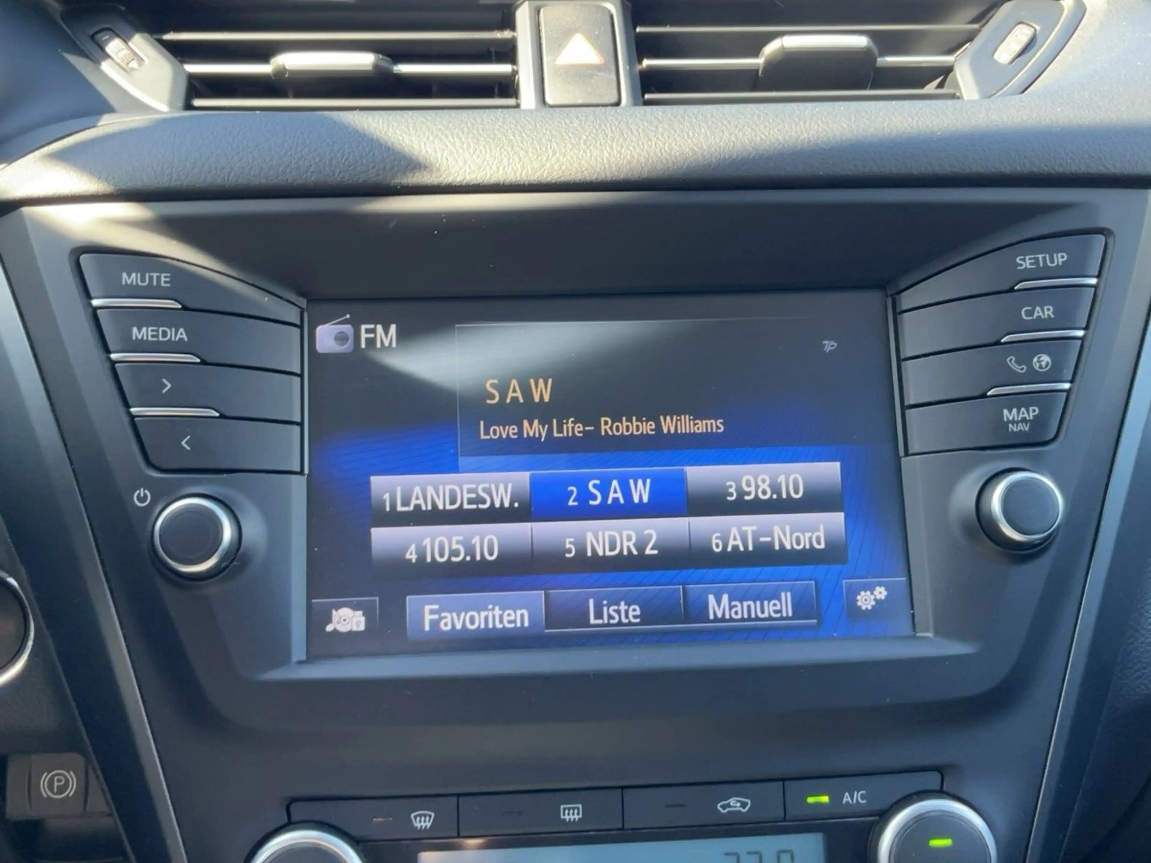 Toyota Avensis Touring Sports 1.8 Business Edition LED — photo 16