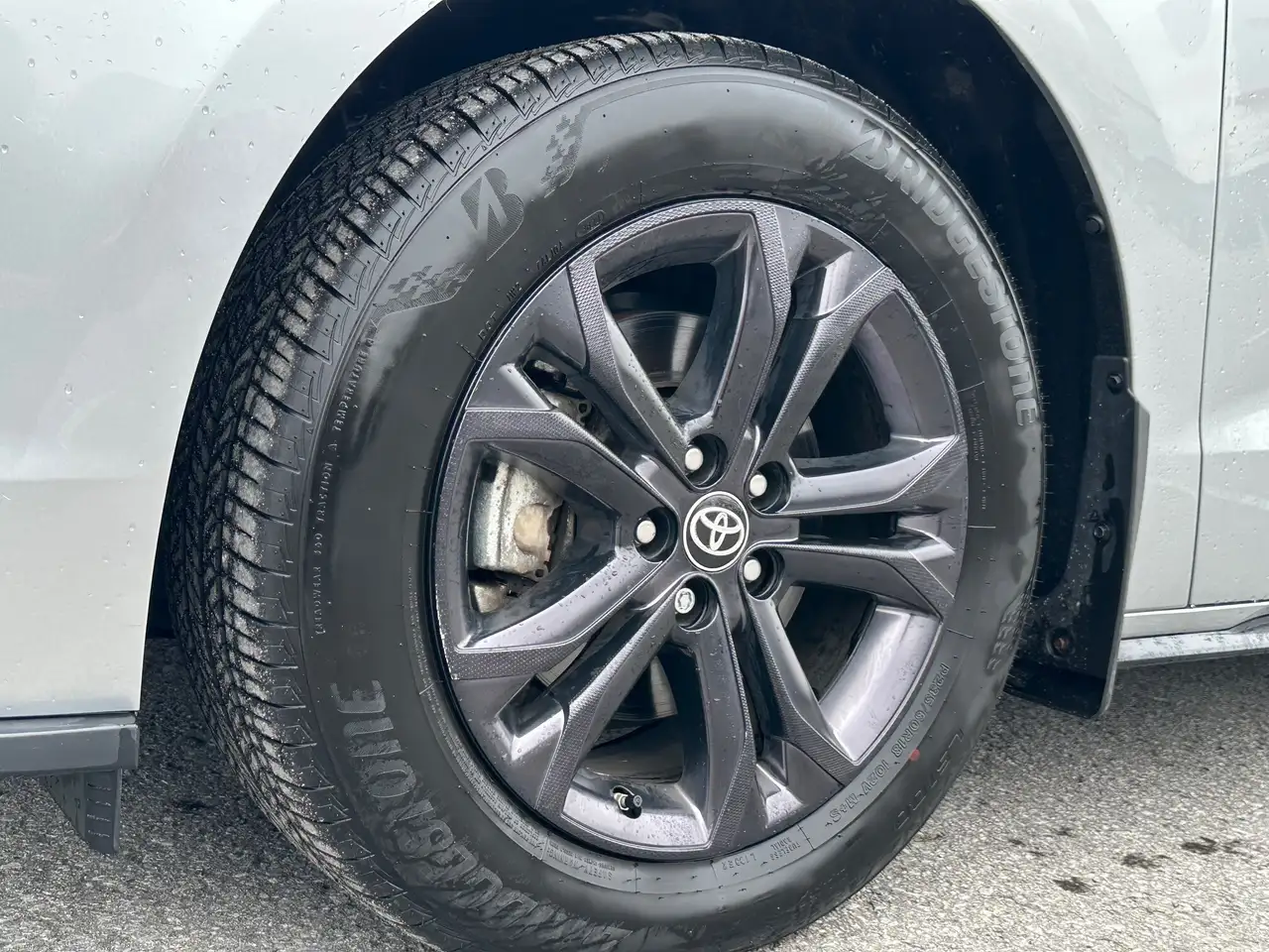 Toyota Sienna снимка Toyota Sienna