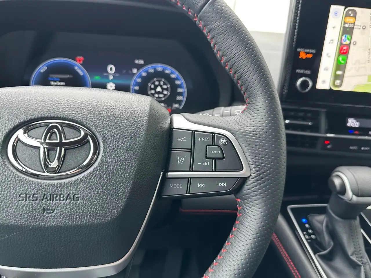 Toyota Sienna снимка Toyota Sienna