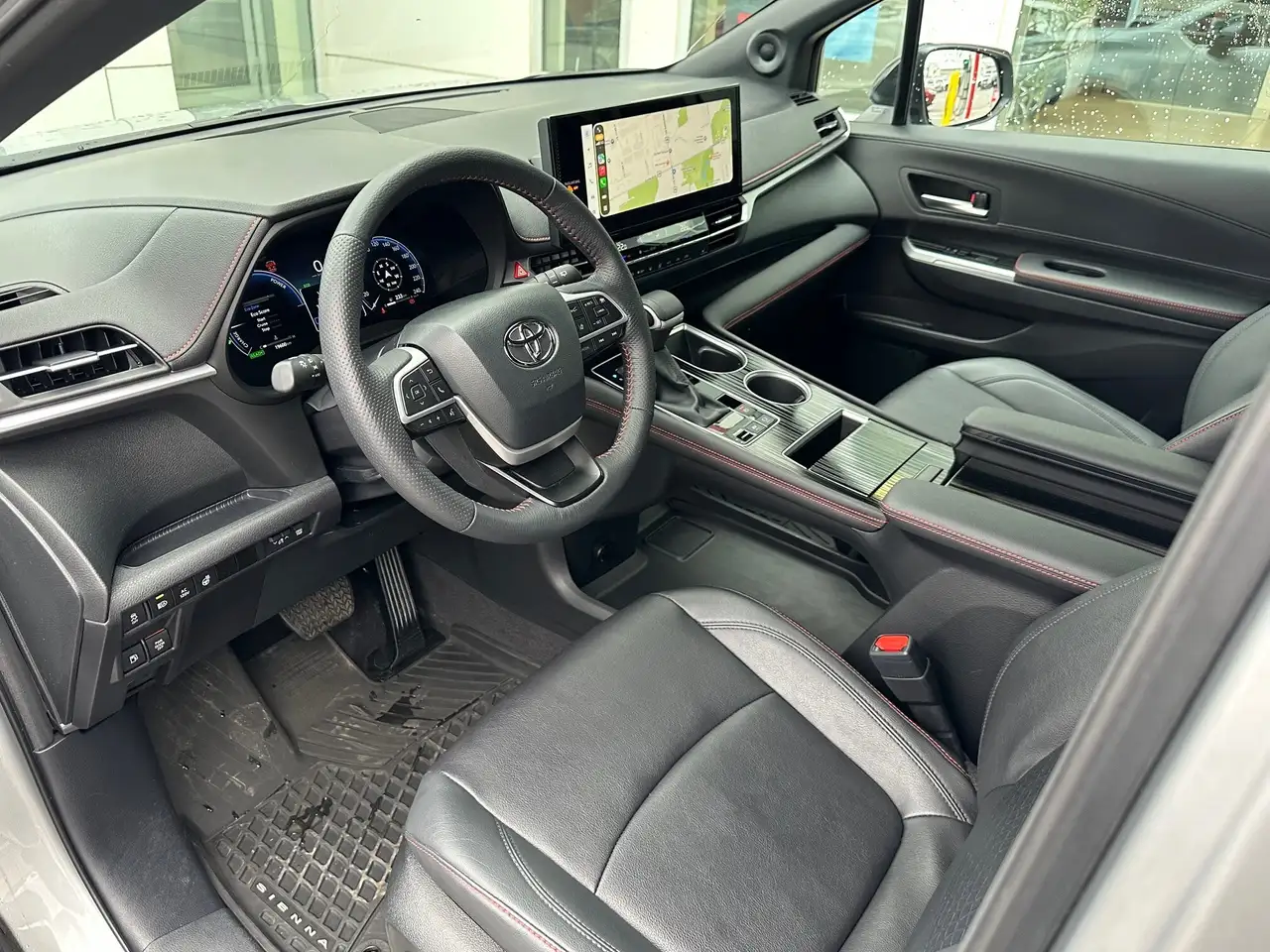 Toyota Sienna снимка Toyota Sienna
