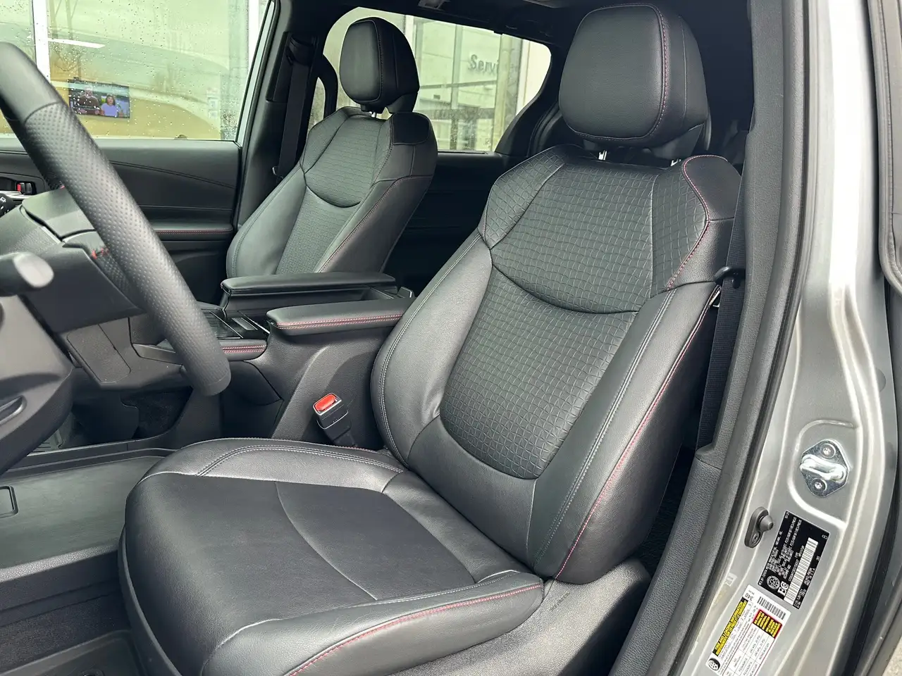 Toyota Sienna снимка Toyota Sienna