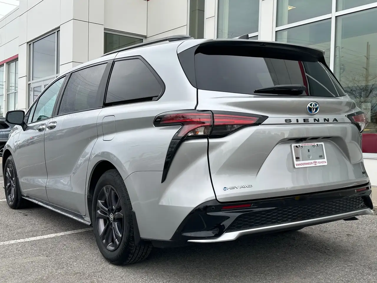 Toyota Sienna снимка Toyota Sienna
