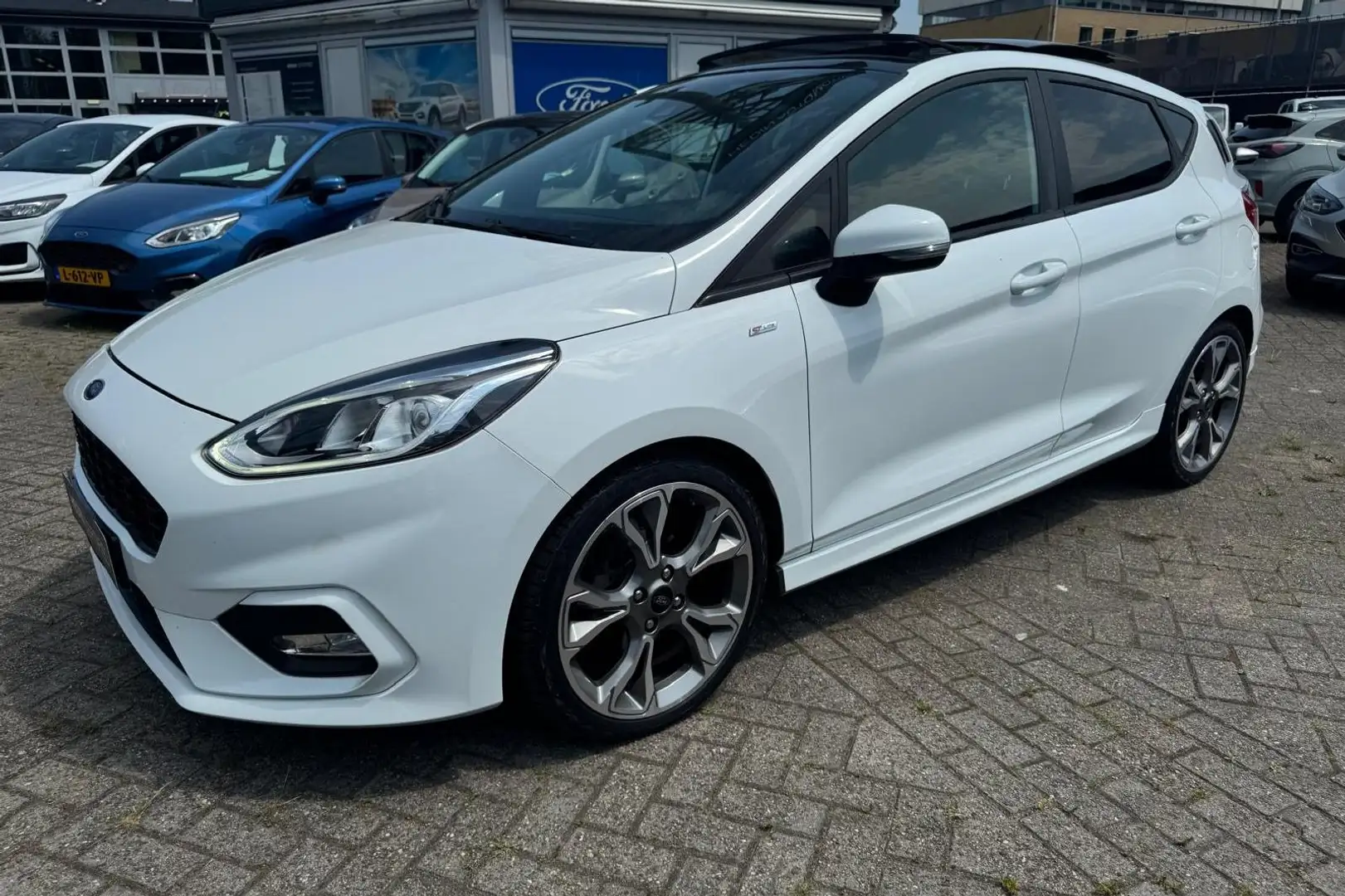 Ford Fiesta 1.0 EcoBoost ST-Line | Panorama dak | 18 inch | Pr Blanco - 2