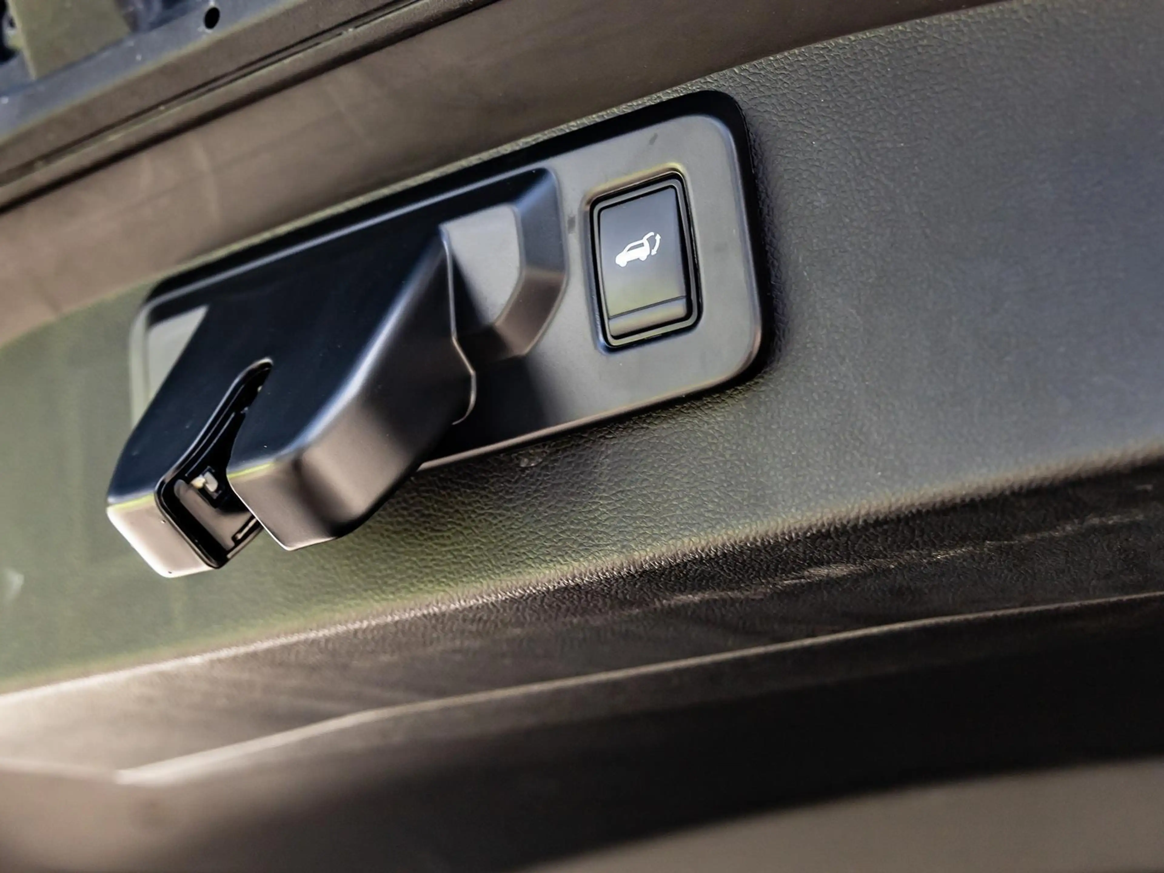 Renault Symbioz Iconic Full Hybrid 145 PANO NAVI SHZ PDC — photo 12