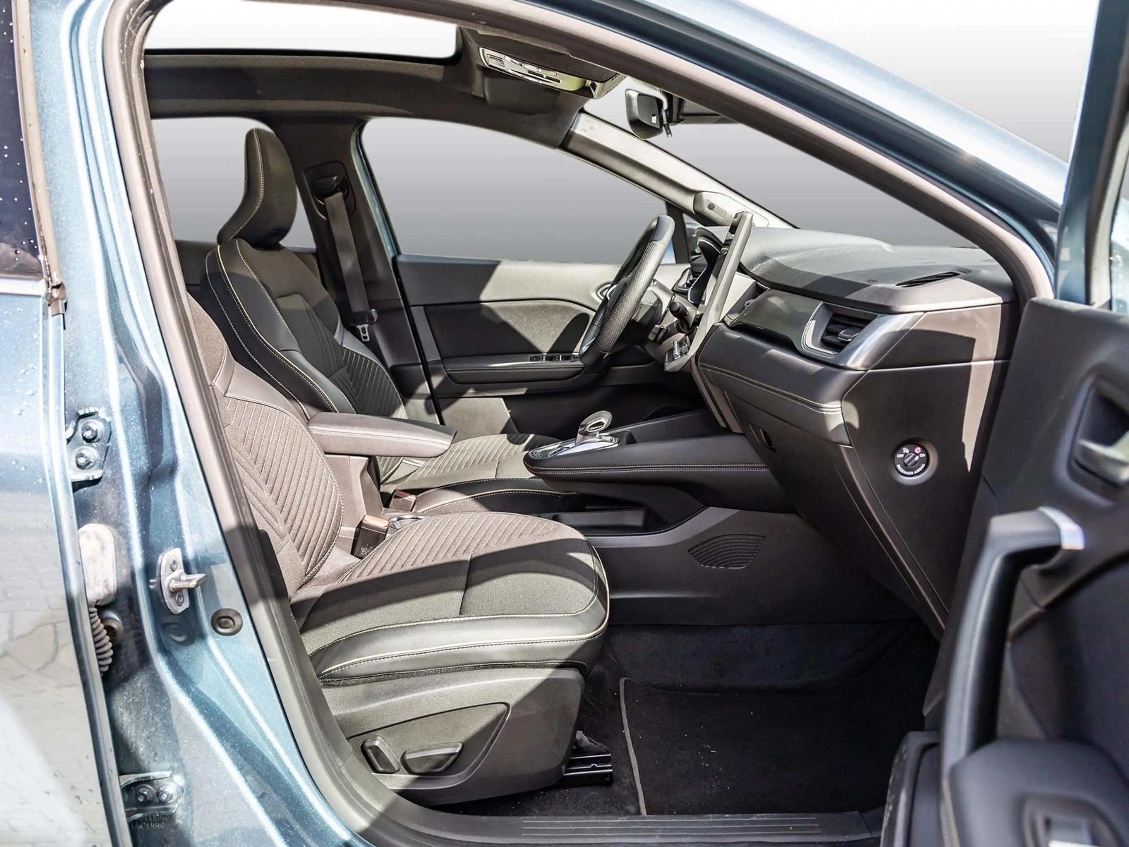 Renault Symbioz Iconic Full Hybrid 145 PANO NAVI SHZ PDC — photo 9