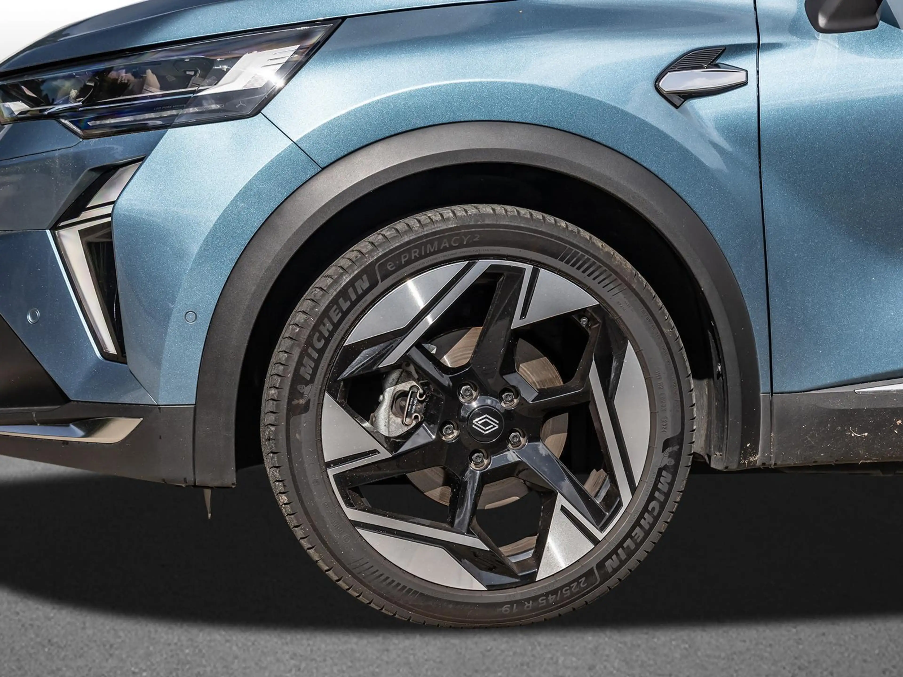 Renault Symbioz Iconic Full Hybrid 145 PANO NAVI SHZ PDC — photo 8