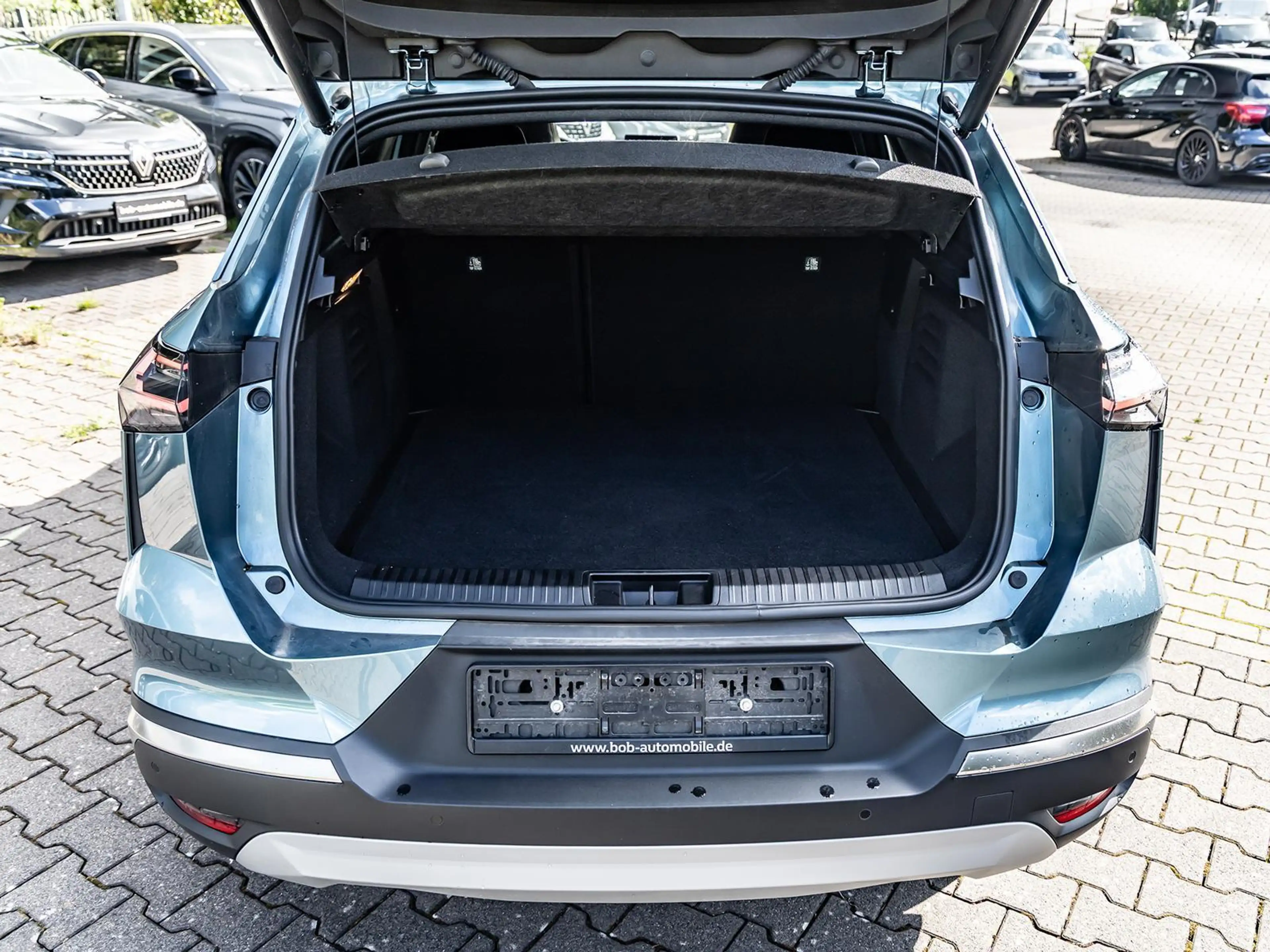 Renault Symbioz Iconic Full Hybrid 145 PANO NAVI SHZ PDC — photo 11