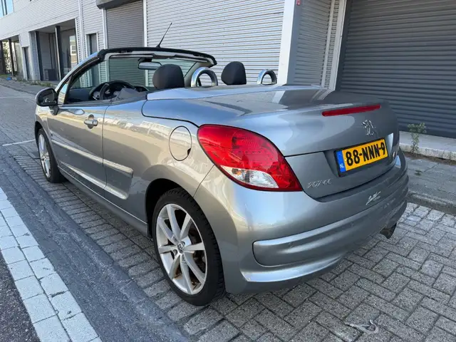 Peugeot 207 view 7