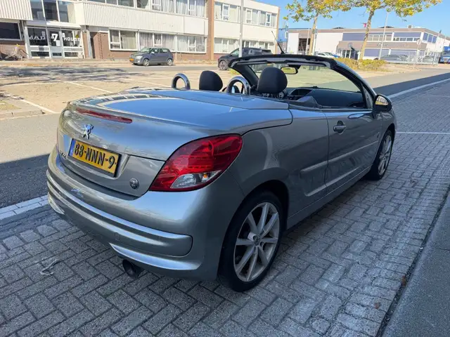 Peugeot 207 view 5