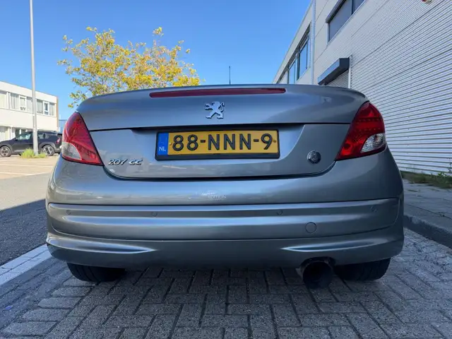 Peugeot 207 view 6