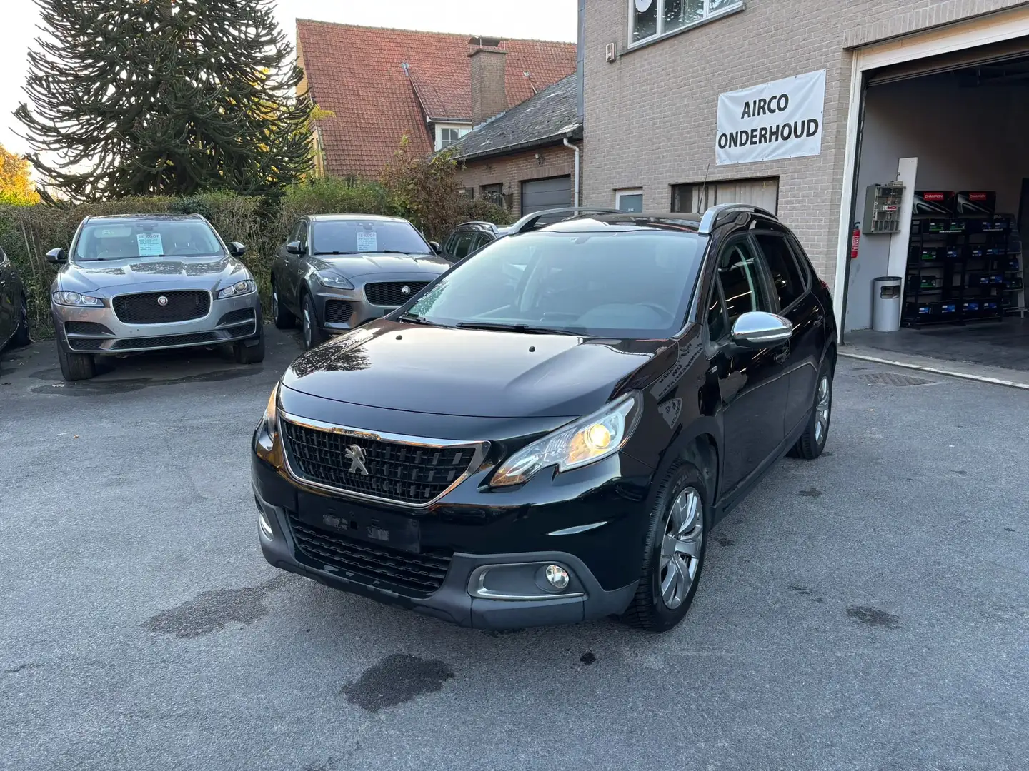 Peugeot 2008 2008 PureTech 82 Active Noir - 1