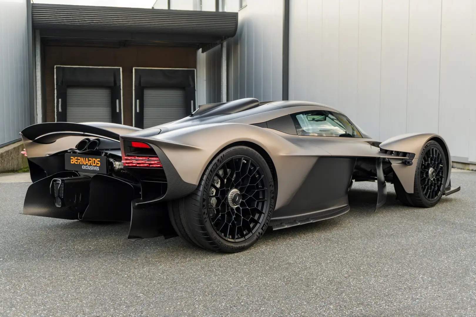 Aston Martin Valkyrie - Satin Arizona Bronze - 1 of 150 - 5 Year Warrant Grijs - 2