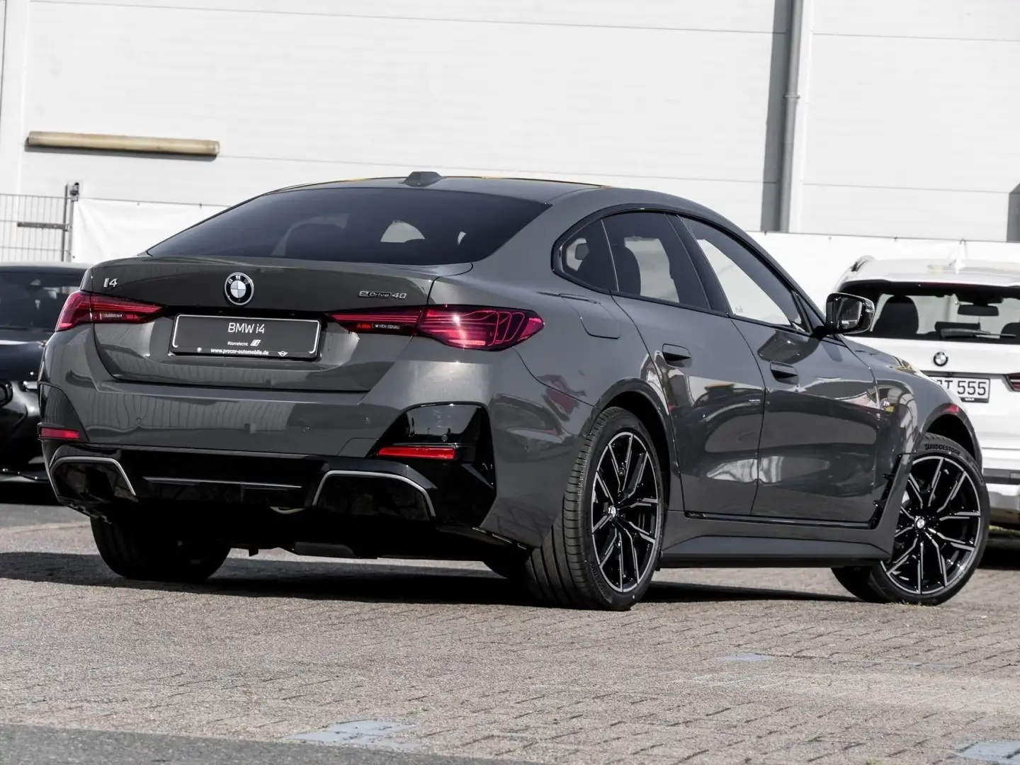 BMW i4 eDrive40 M-Sport 19" ACC HuD AHK HiFi Glasdach DA Grau - 2