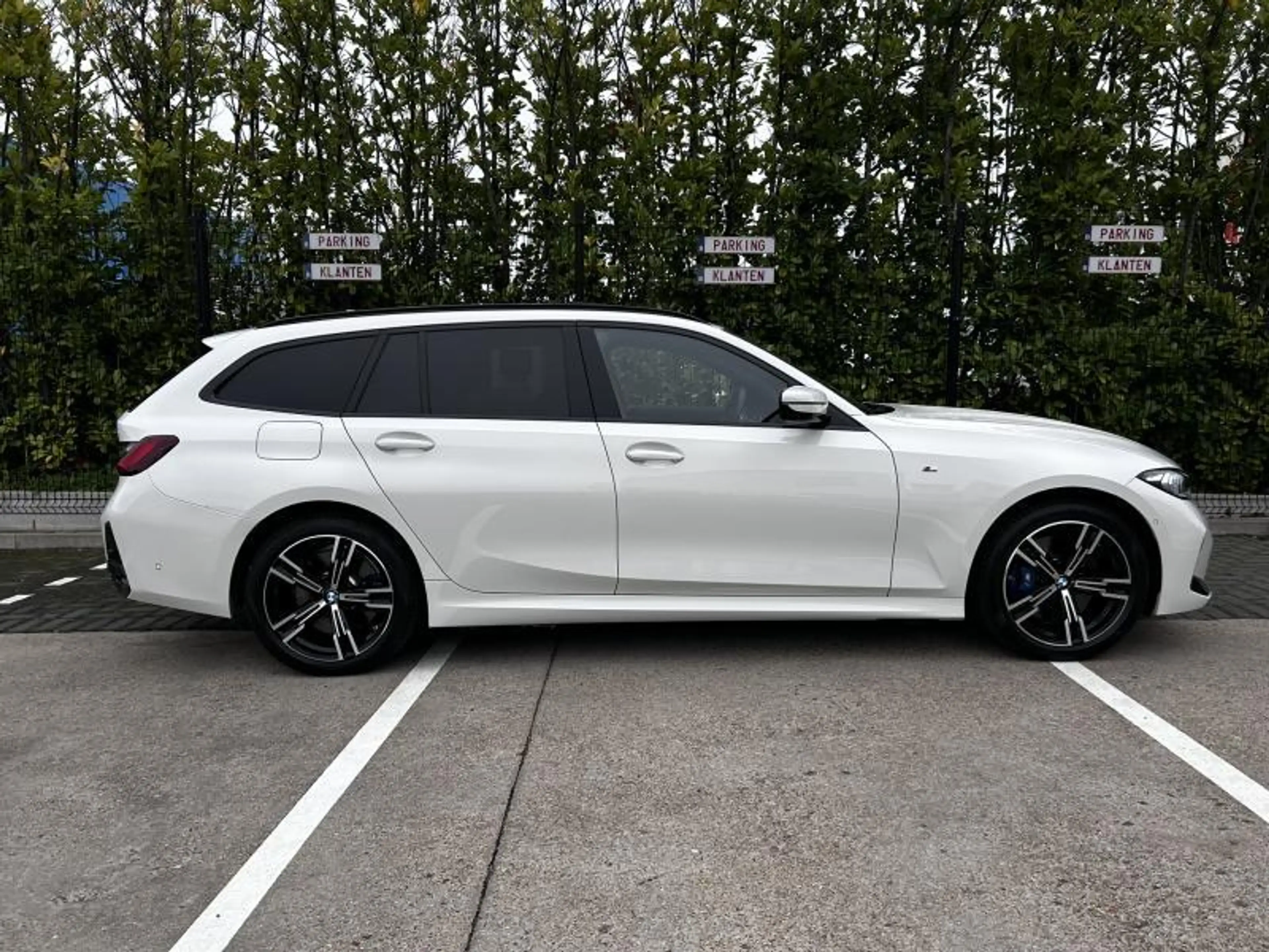 BMW 330 Touring — photo 3