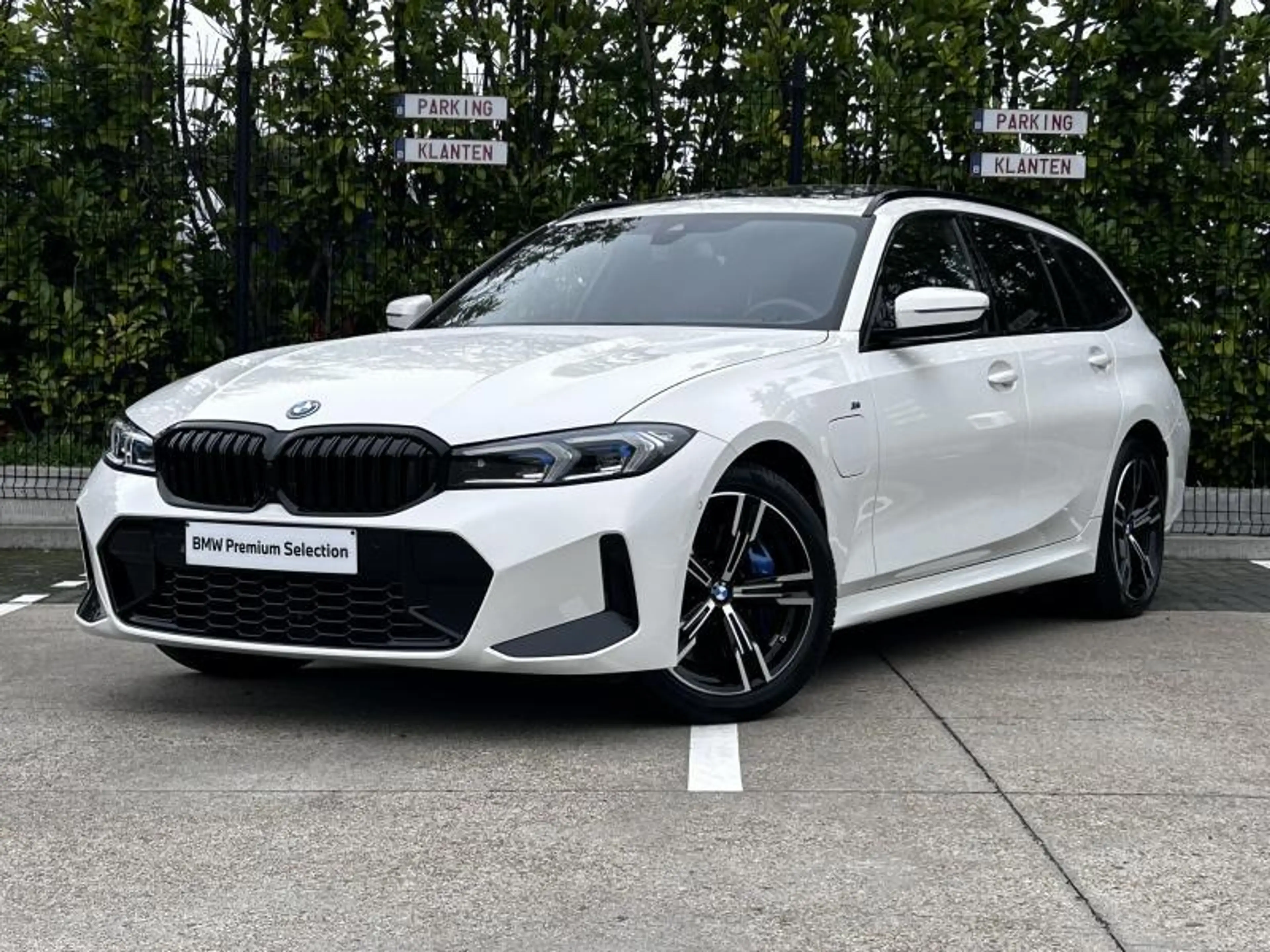 BMW 330 Touring — photo 15