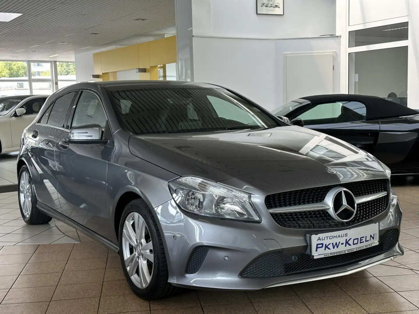Mercedes-Benz A 220 CDI   d BlueEfficiency*NAVi*PTS*KAMERA* Grau - 2