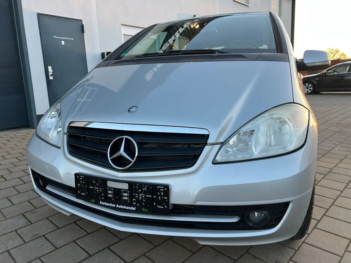 Mercedes-Benz A 180 ** Anhängerkupplung ** Silber - 1