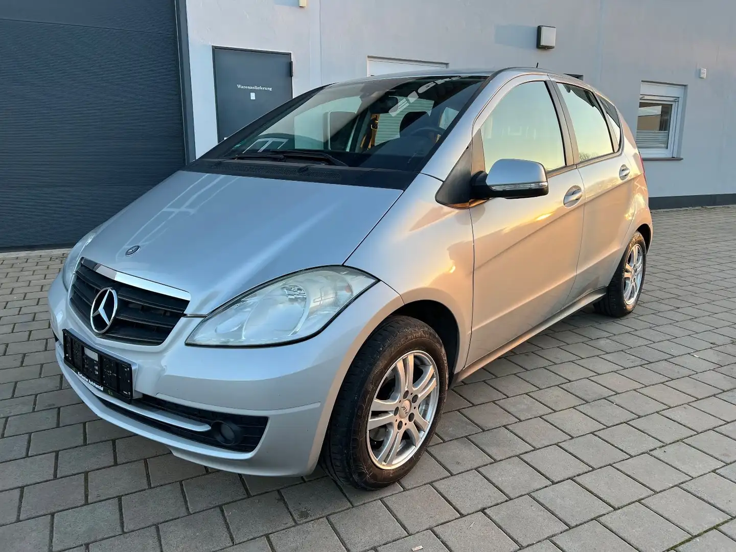 Mercedes-Benz A 180 ** Anhängerkupplung ** Silber - 2