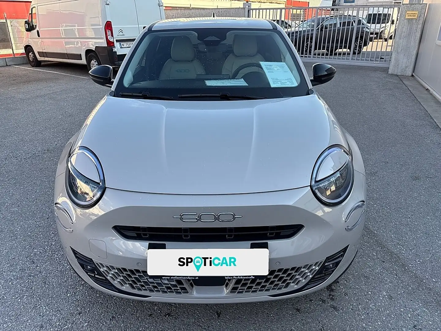 Fiat 600 Hybrid mHEV 110 6-Gang eDCT La Prima Grau - 2