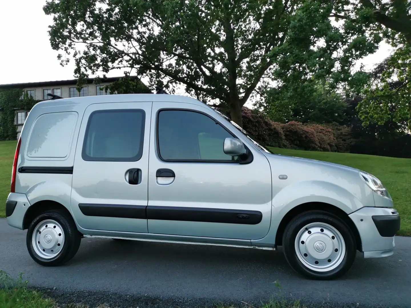 Nissan Kubistar 1.5 dCi Intro Climate Modular Grau - 2
