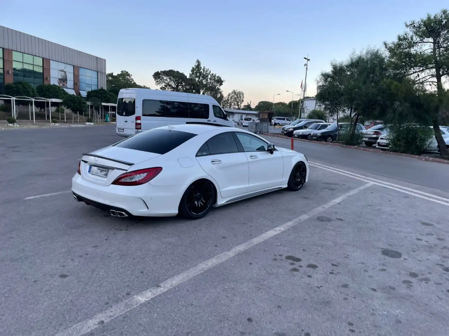 Mercedes-Benz CLS 500 4Matic 9G-TRONIC Weiß - 2