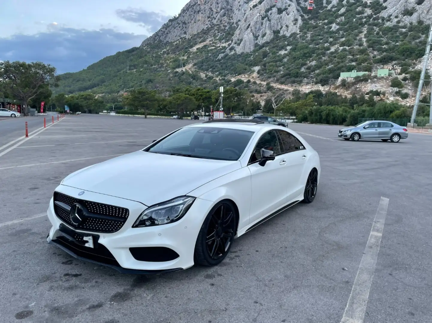 Mercedes-Benz CLS 500 4Matic 9G-TRONIC Weiß - 1