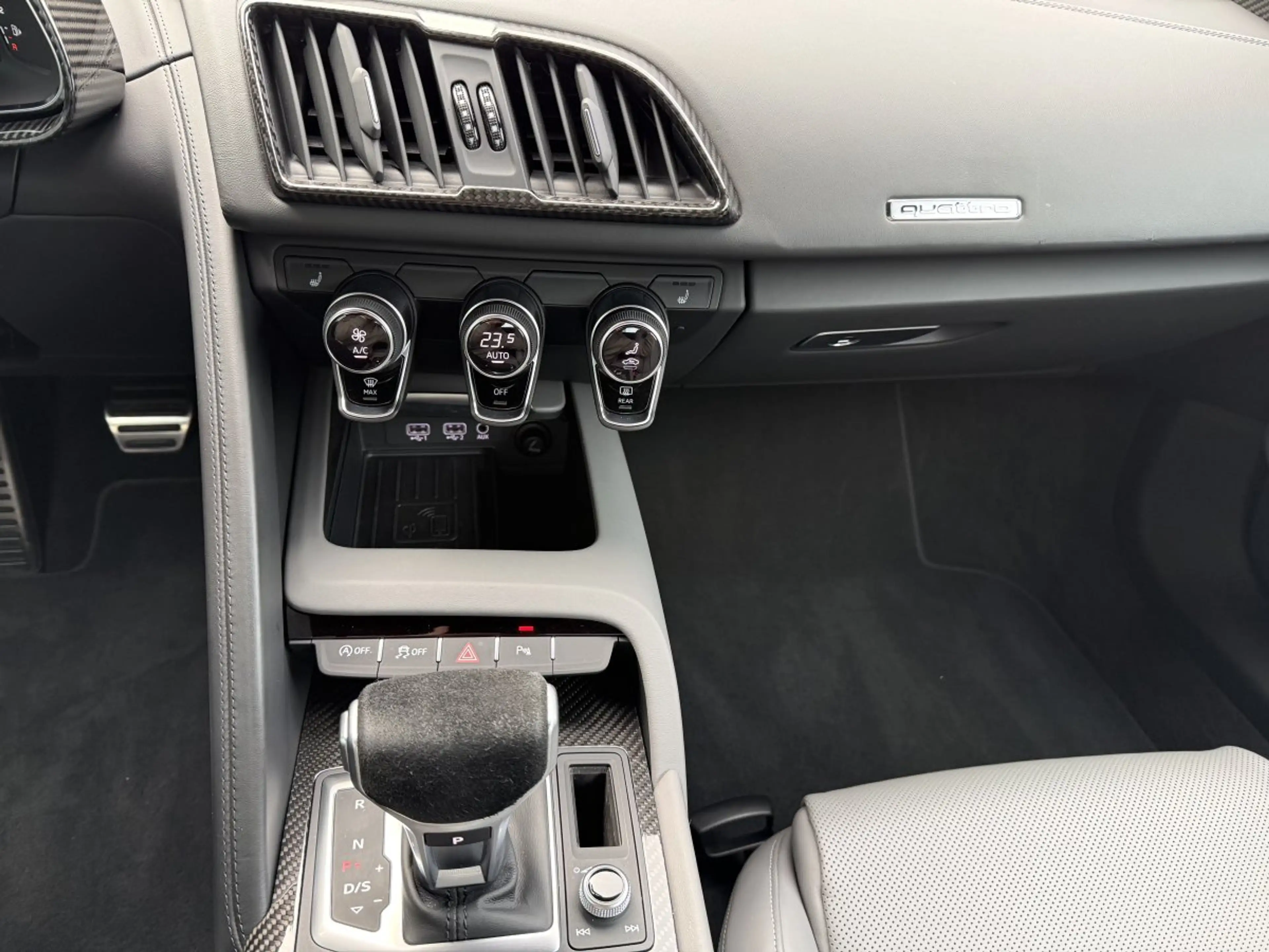 Audi R8 V10 24H Edition Nr. 2 von 24 — photo 13