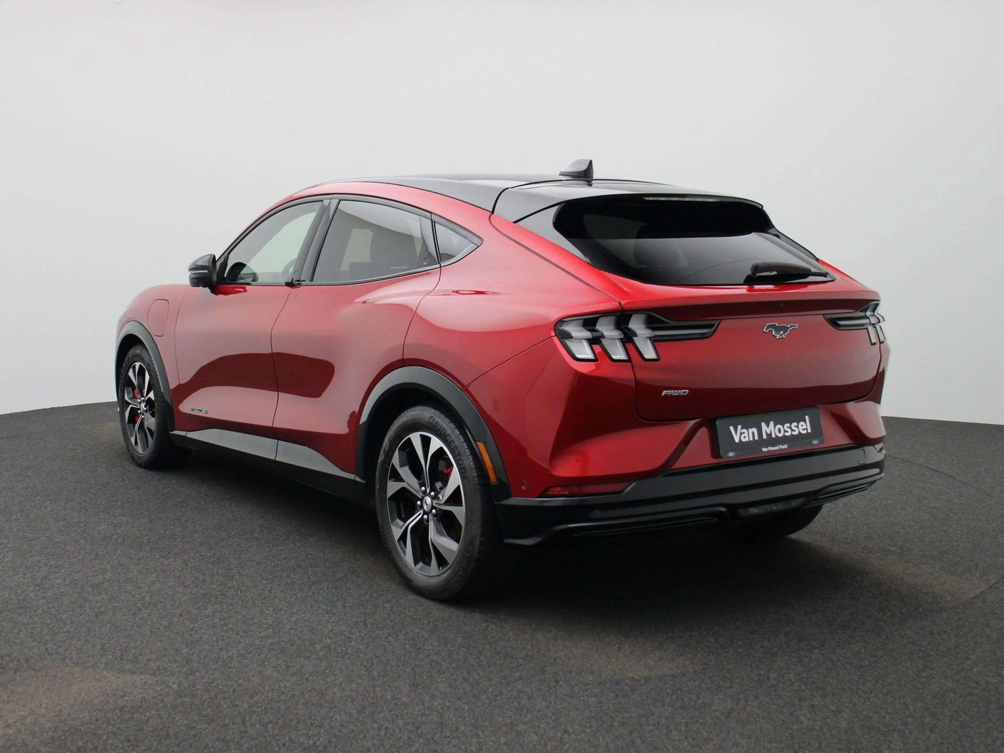 Ford Mustang Mach-E AWD 75 kWh LED | LEDER | PANO | CAMERA — photo 2