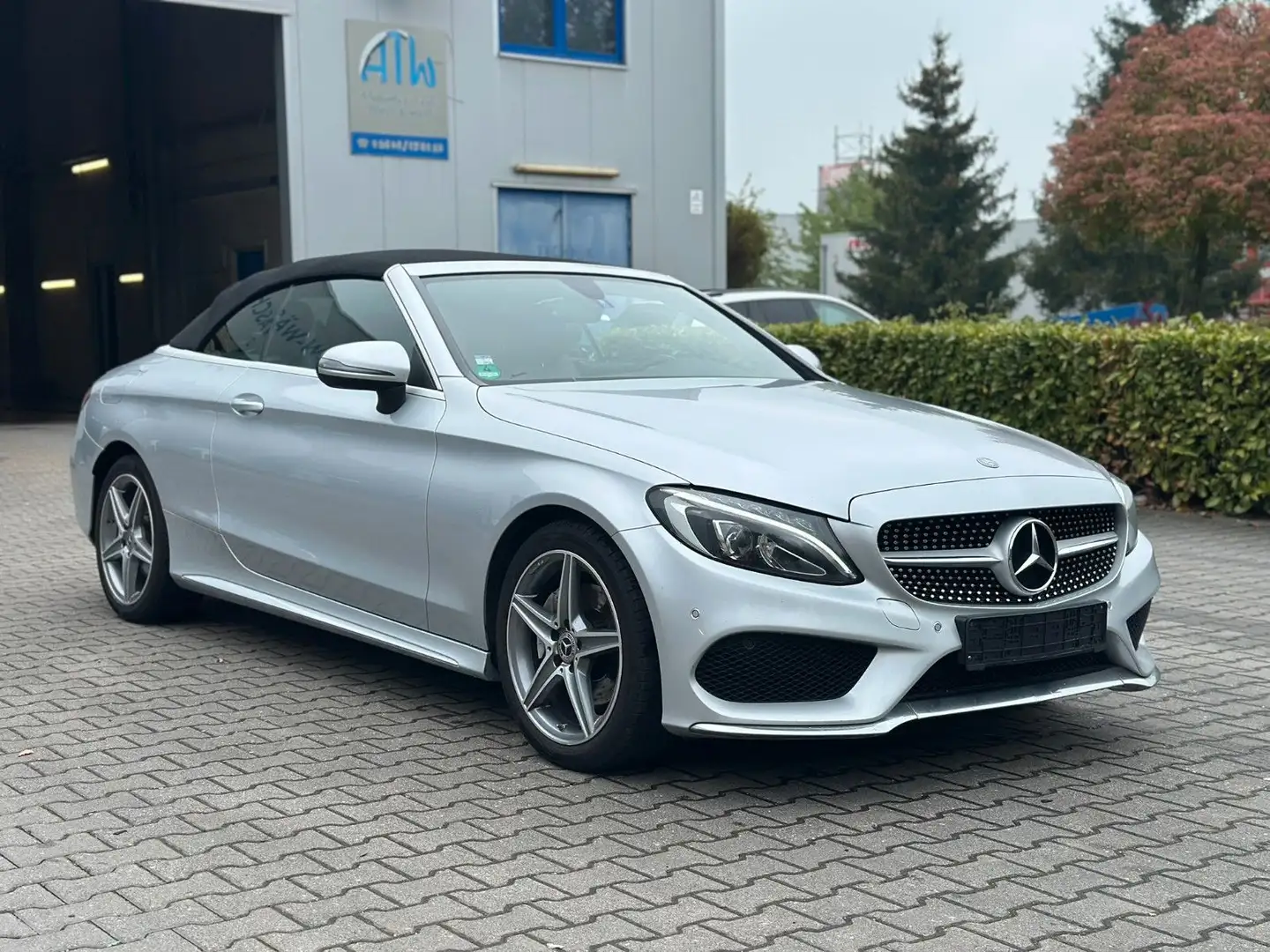 Mercedes-Benz C 180 Cabrio*AMG*Navi*Kamera*Alcantara* Silber - 1